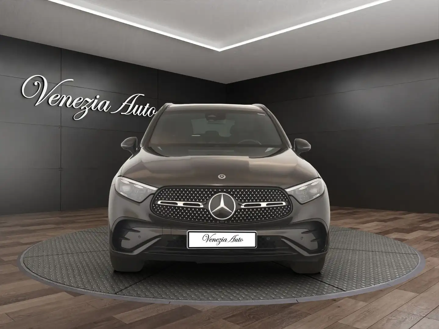 Mercedes-Benz GLC 300 GLC 300 d 4Matic Mild Hybrid AMG Line Advanced Grijs - 2