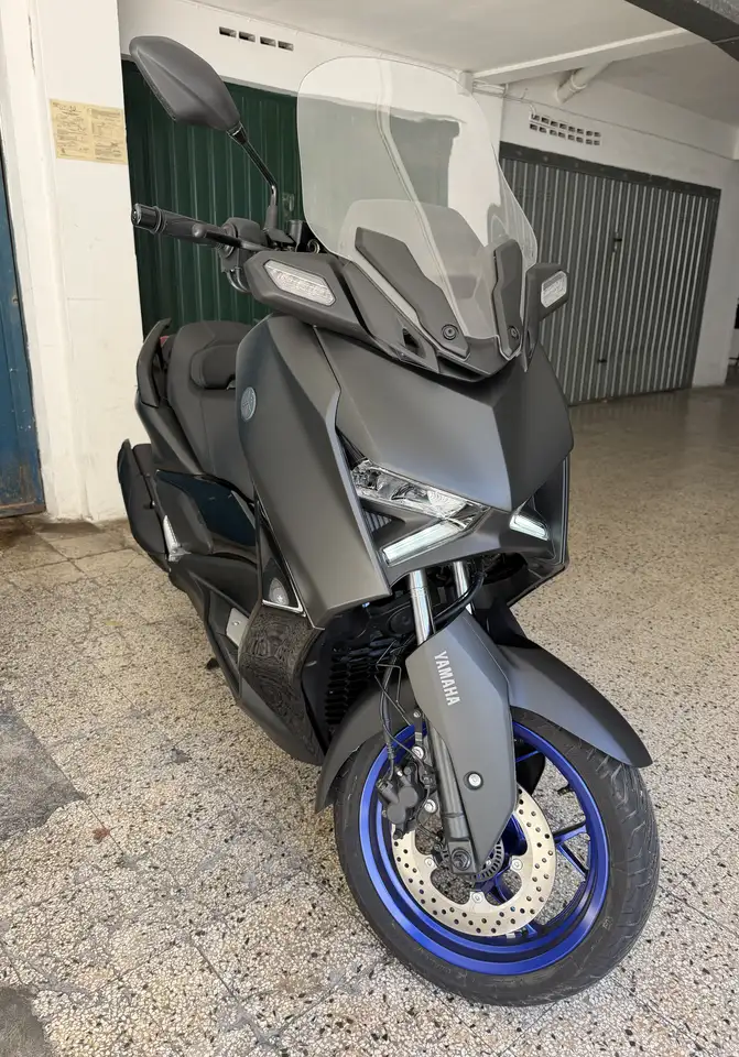 Yamaha X-Max 125