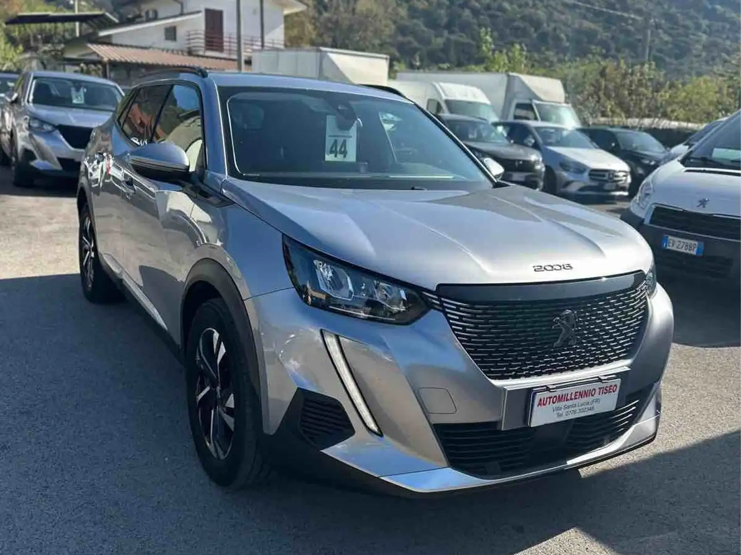 Peugeot 2008 1.5 Bhdi 110 cv Allure Gris - 1