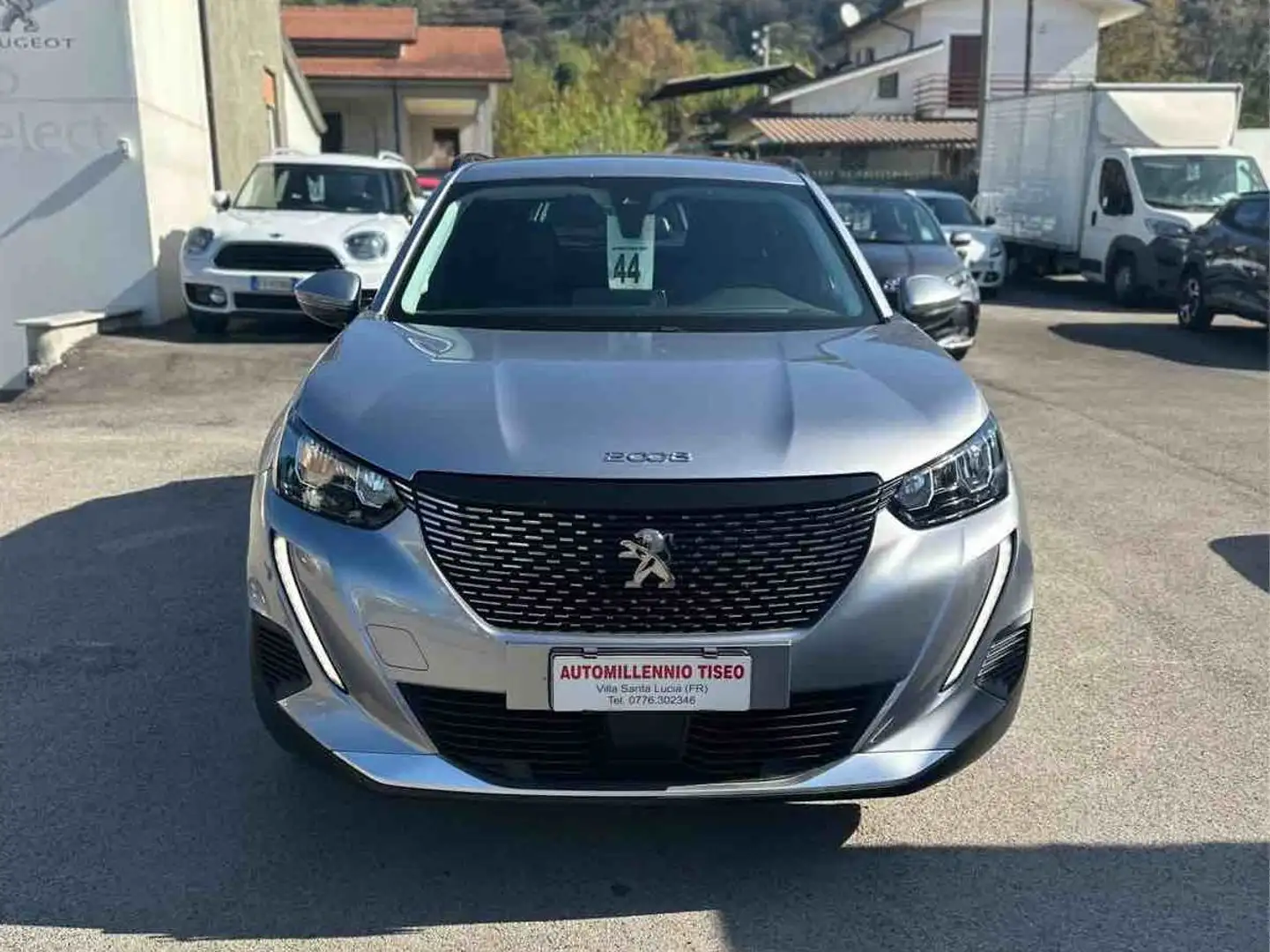 Peugeot 2008 1.5 Bhdi 110 cv Allure Gris - 2