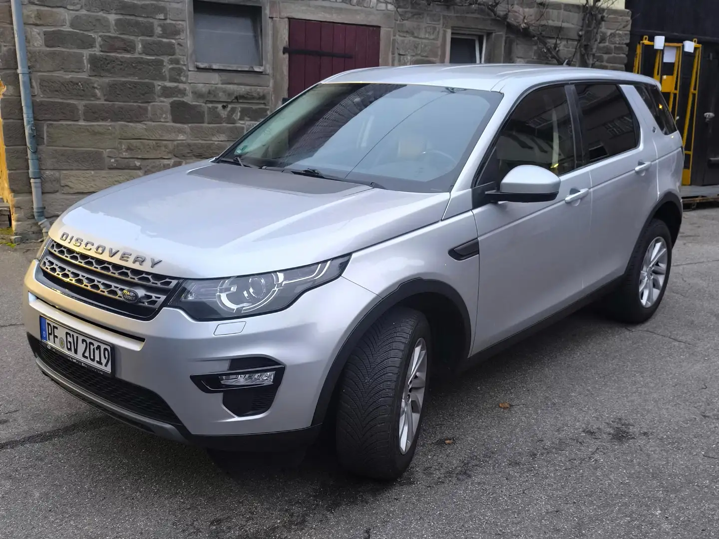 Land Rover Discovery Sport Discovery Sport TD4 Aut. SE Silber - 1