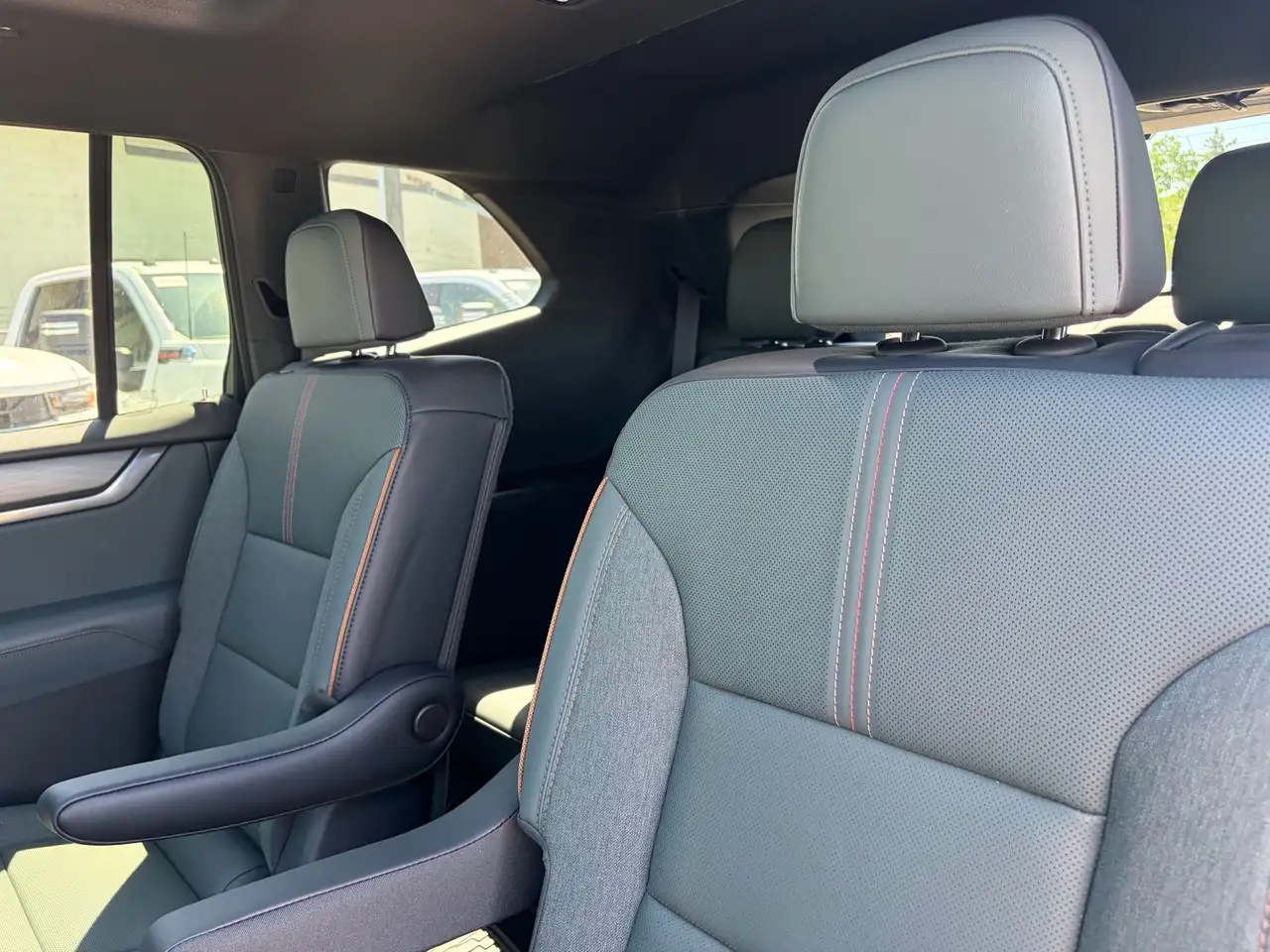 GMC Acadia снимка GMC Acadia
