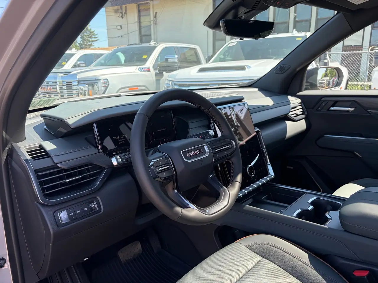 GMC Acadia снимка GMC Acadia