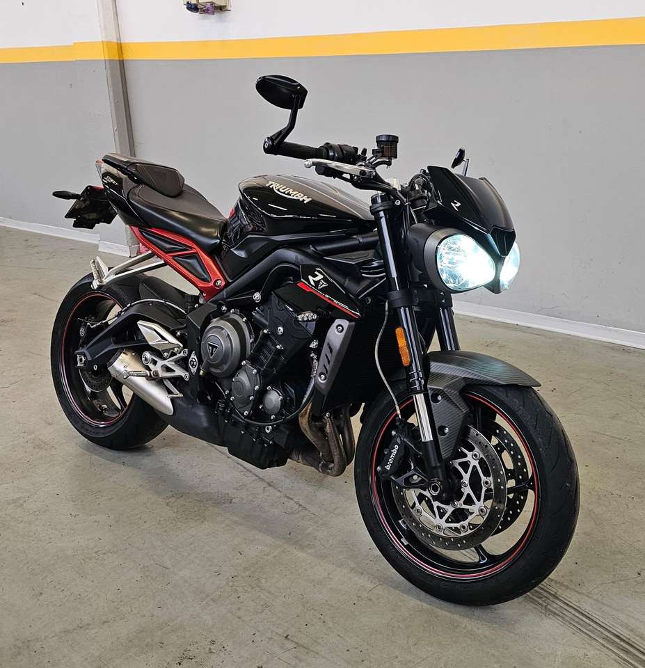 Triumph Street Triple R