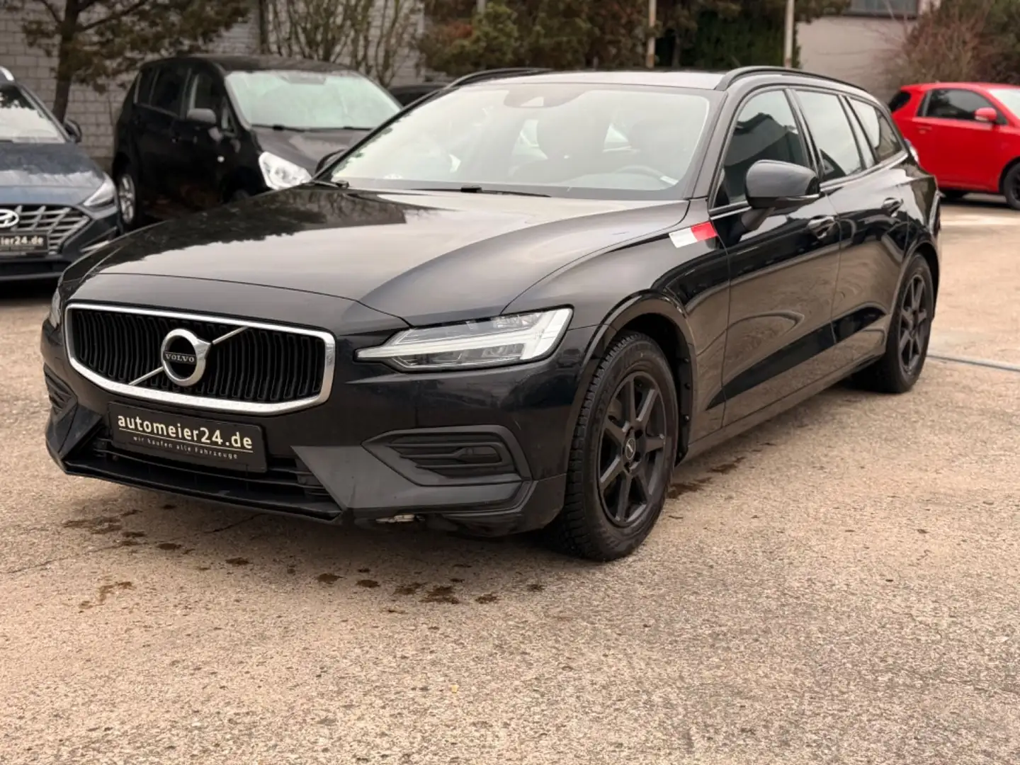 Volvo V60 Kombi Momentum Business-Paket Schwarz - 1