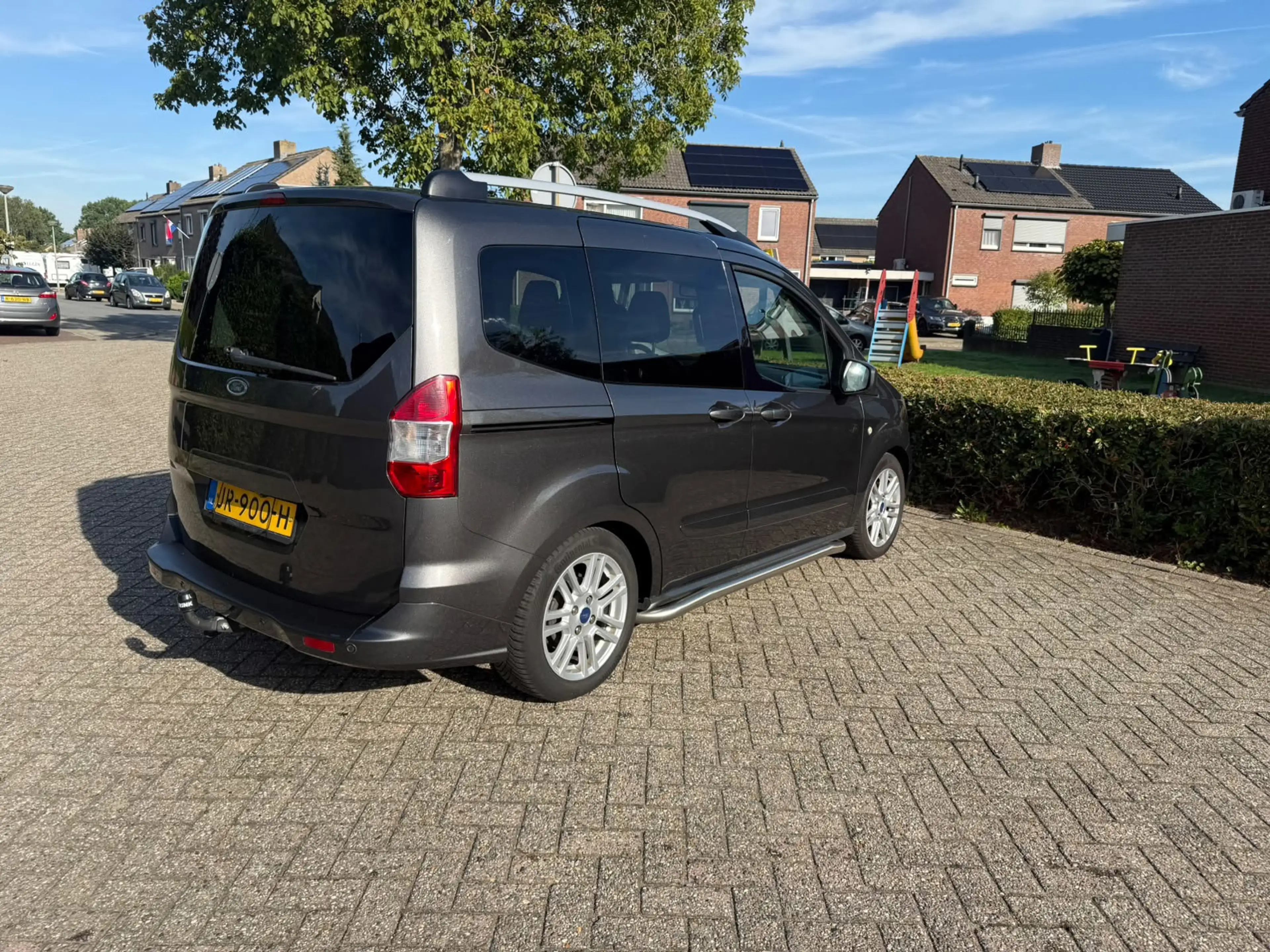 Ford Tourneo Courier 1.0 Titanium — photo 5