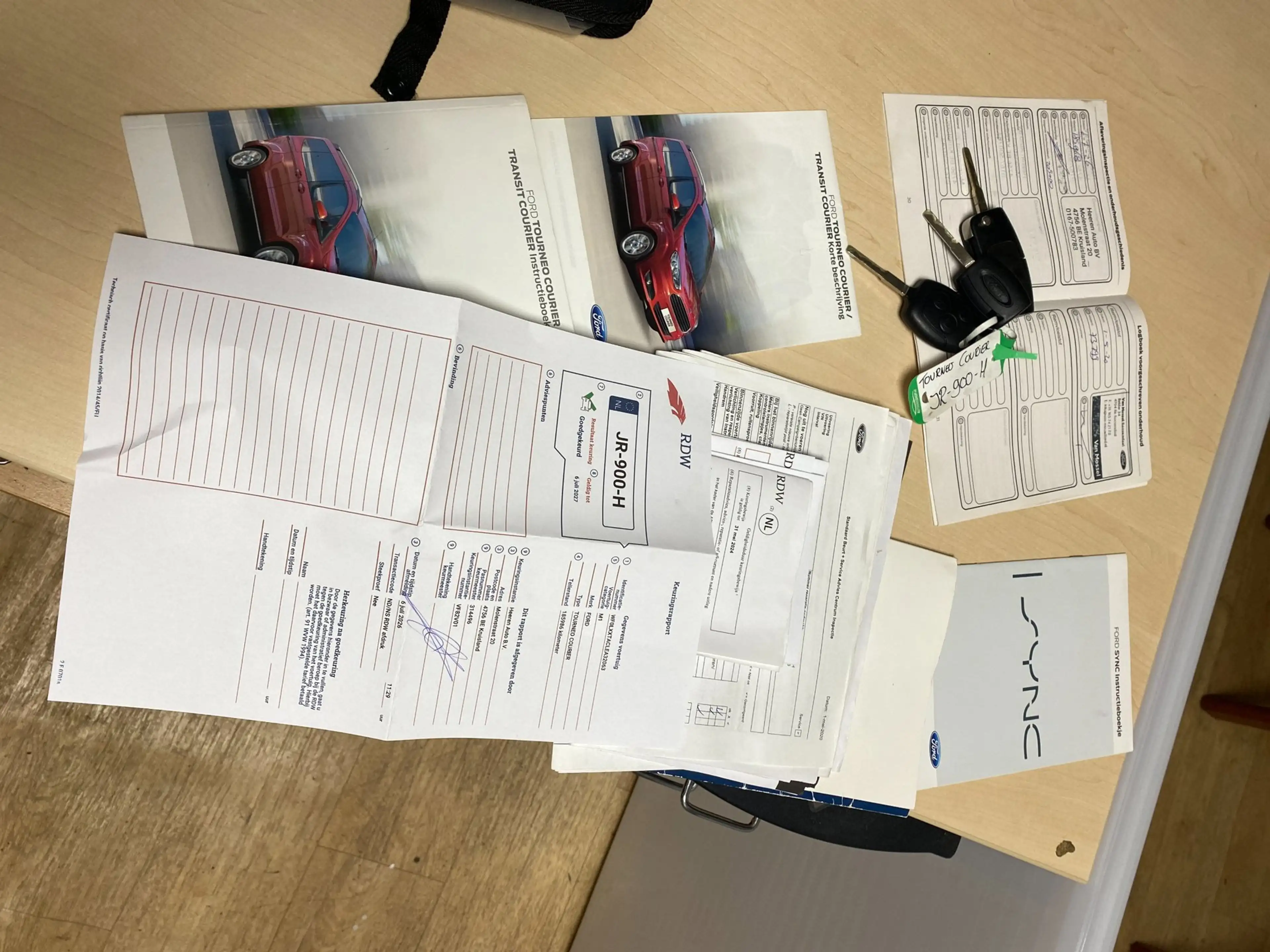 Ford Tourneo Courier 1.0 Titanium — photo 12