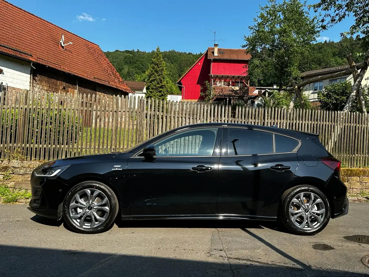 Ford Focus Lim. MHEV ST-Line X Aut.*NAVI*KAMERA*LED Schwarz - 2