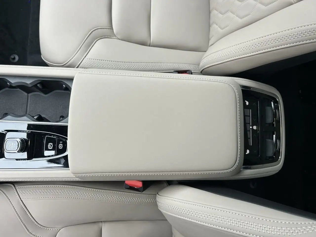 Volvo XC90 снимка Volvo XC90