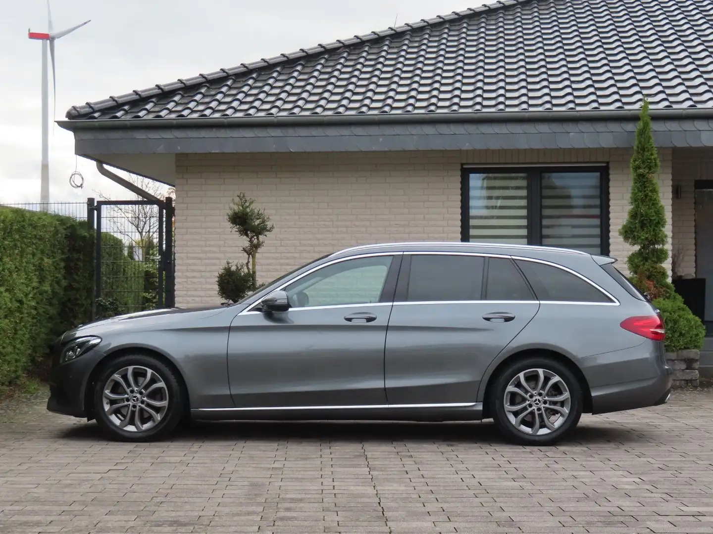 Mercedes-Benz C 220 d T-Modell BlueTech Aut. / AHK / Totwinkel Grau - 2