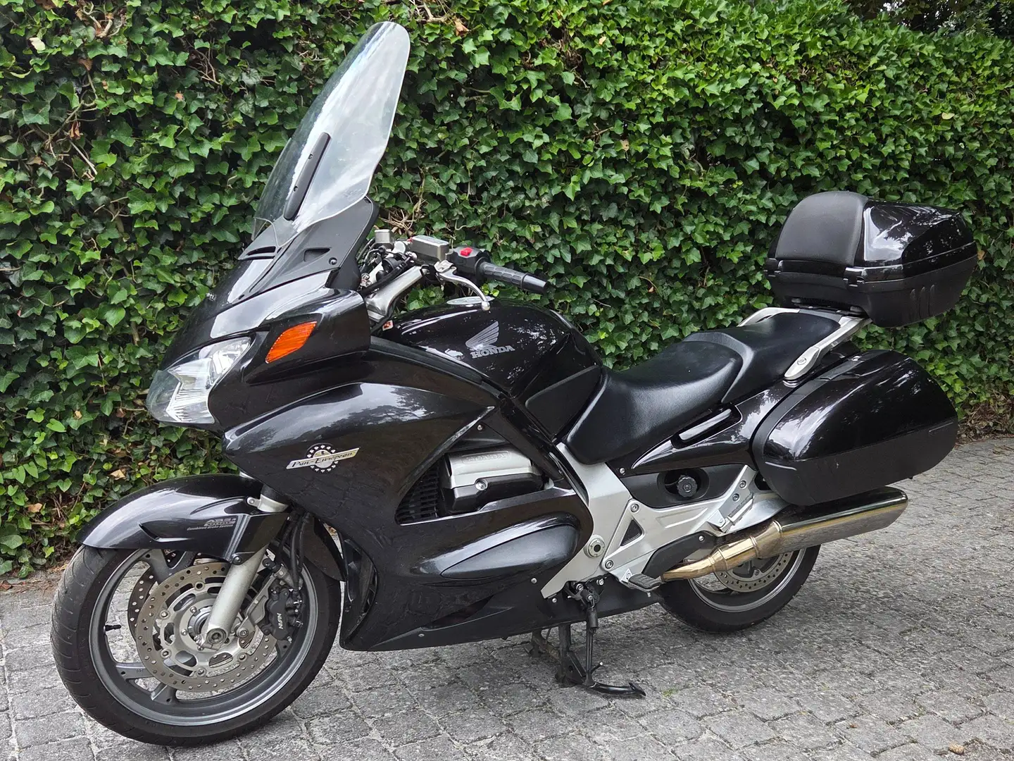 Honda Pan European Negru - 1
