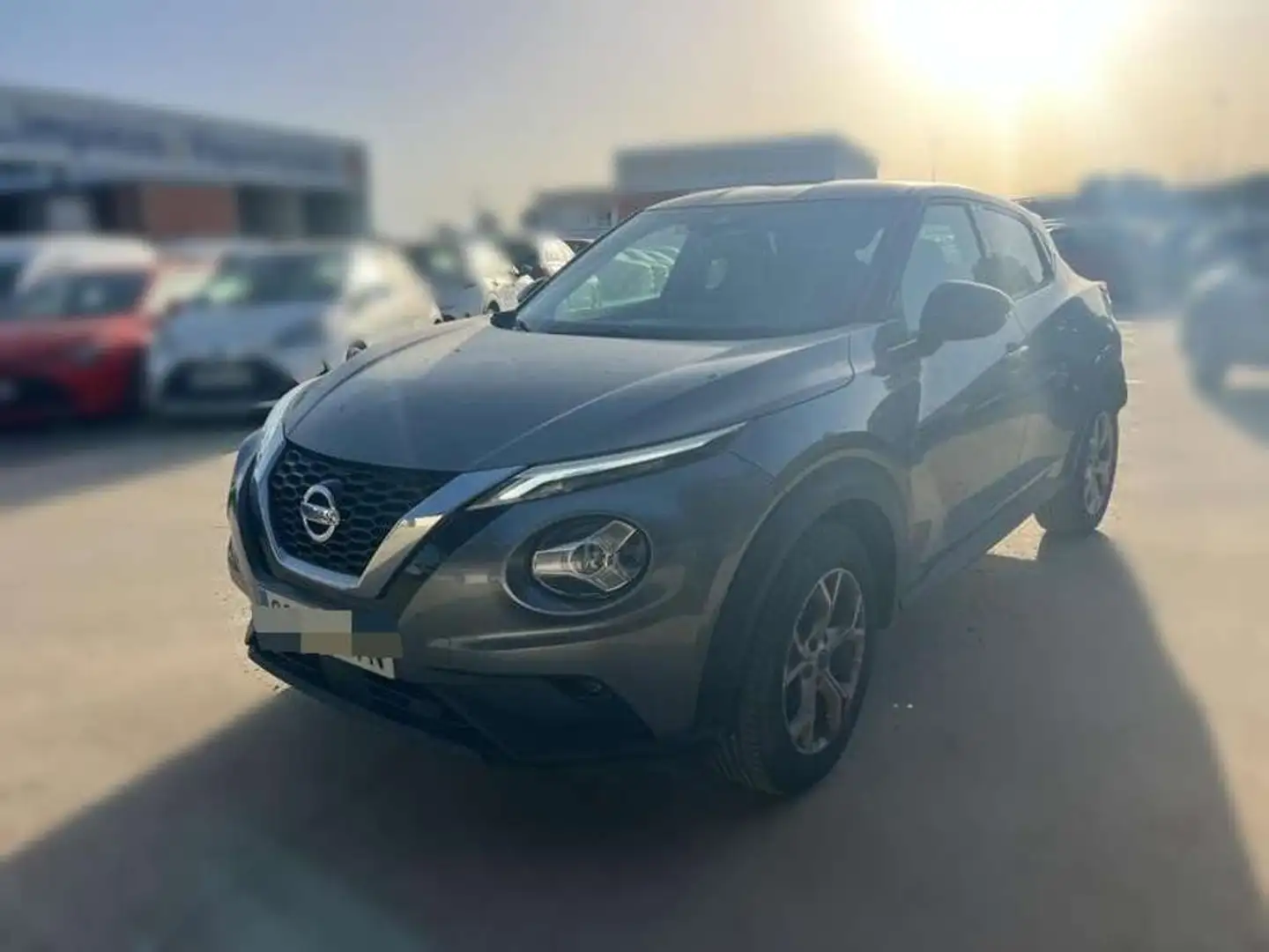 Nissan Juke 1.0 DIG-T N-Connecta 4x2 DCT 7 84kW Gris - 2