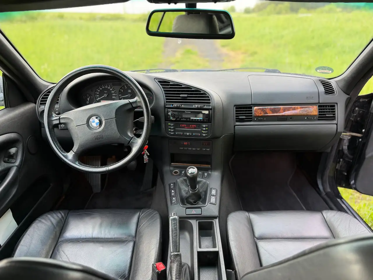 BMW 320i Exclusiv Edition, foto 9