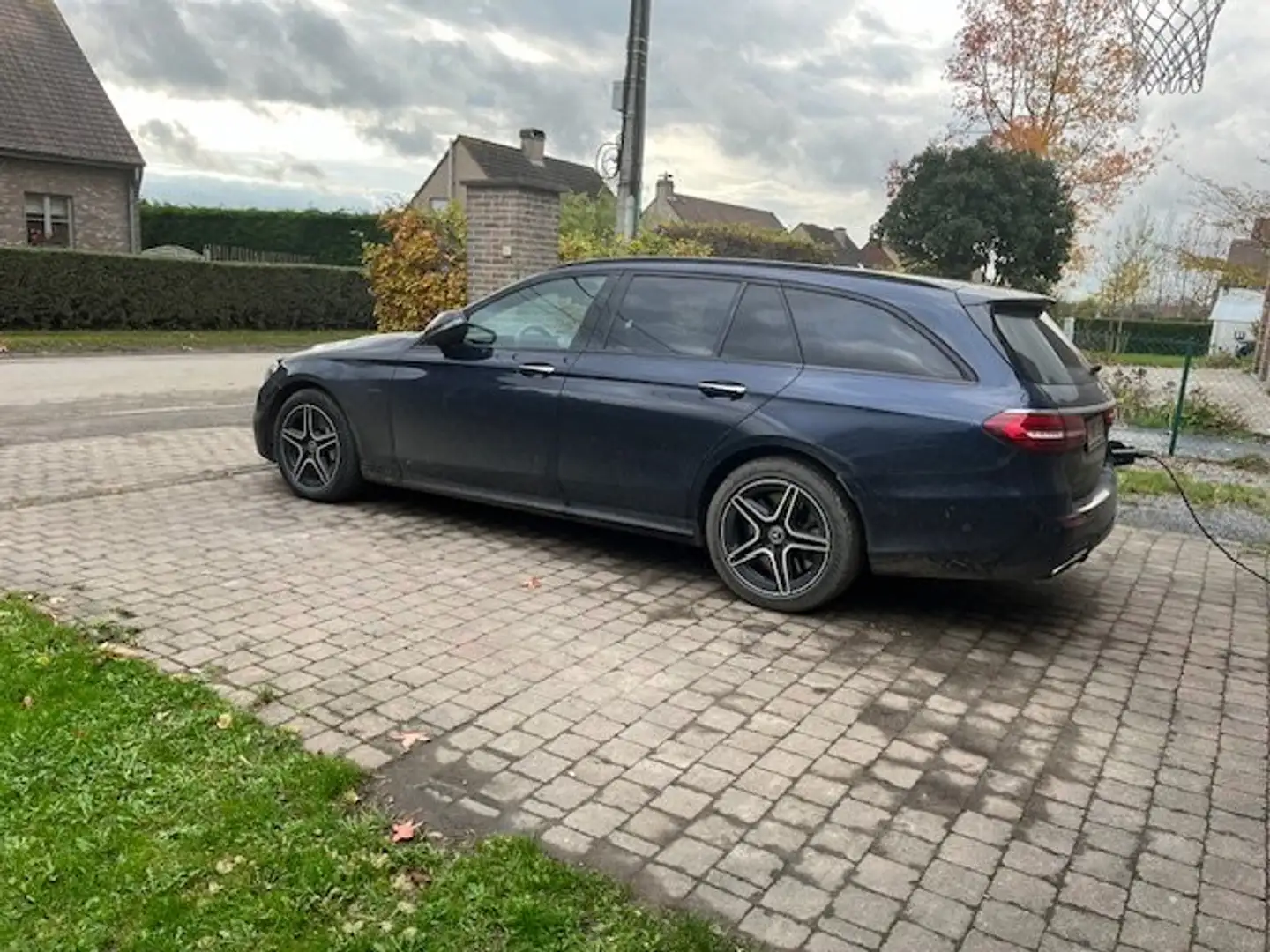 Mercedes-Benz E 300 E 300 de T 9G-TRONIC AMG Line Blauw - 1