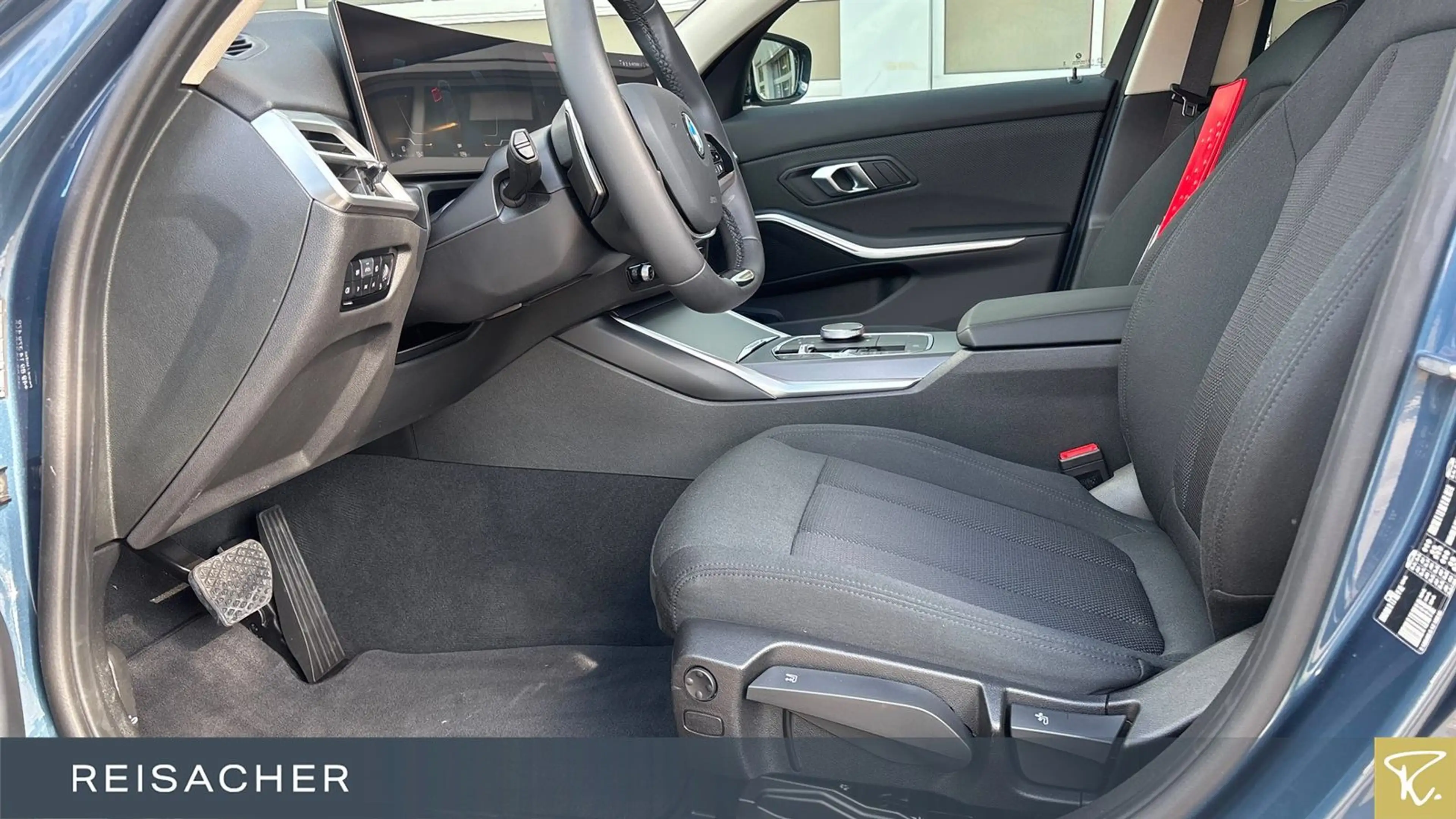 BMW 318 d A Lim Autom LC+,PA,Widescreen Display,17" — photo 4