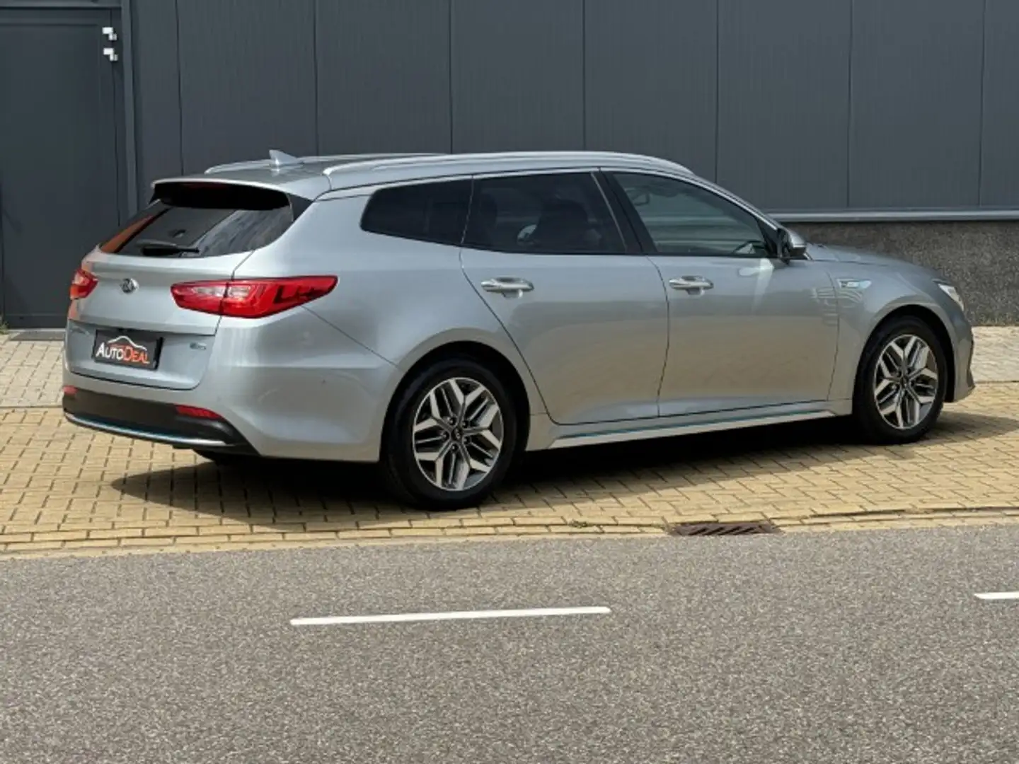 Kia Optima Sportswagon 2.0 GDI PHEV DynamicPlusLine Plug in H Grijs - 2