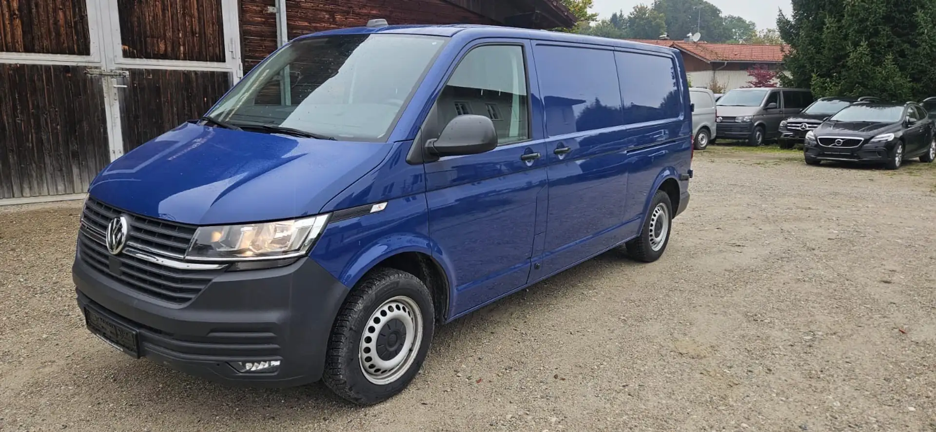 Volkswagen T6.1 Transporter 4 motion AHK Blau - 1