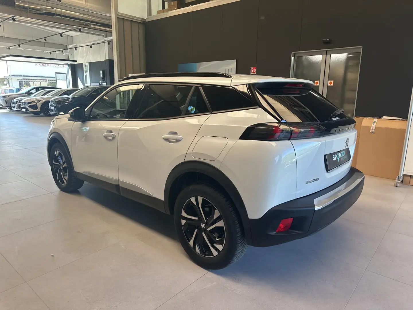Peugeot 2008 1.2 PureTech Allure Pack S&S 100 Bianco - 2