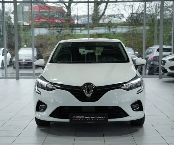 Renault Clio view 3