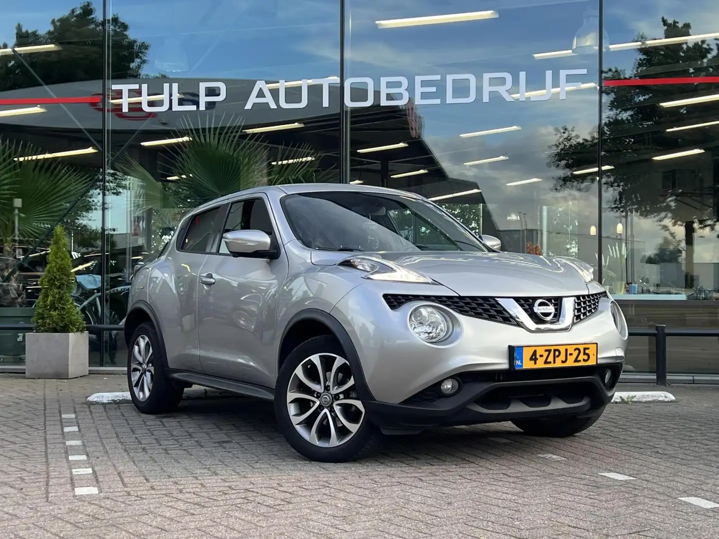 Nissan Juke 1.2 DIG-T S/S Connect Edition 360 camera Trekhaak Grijs - 2