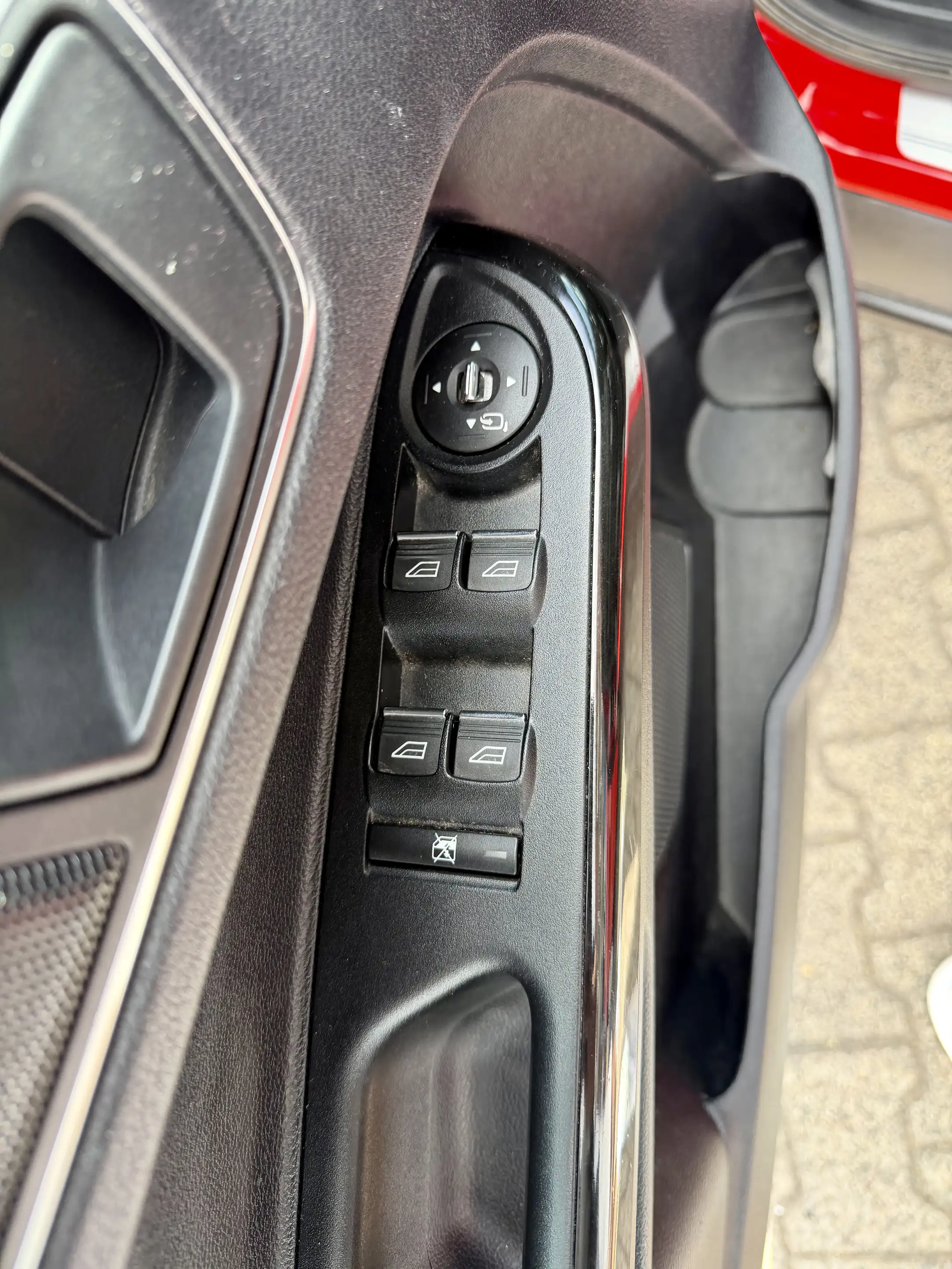Ford B-Max Titanium *PanoDach*PDC*8Fach*Klimaaut.*ZahnriemenFrisch — photo 7