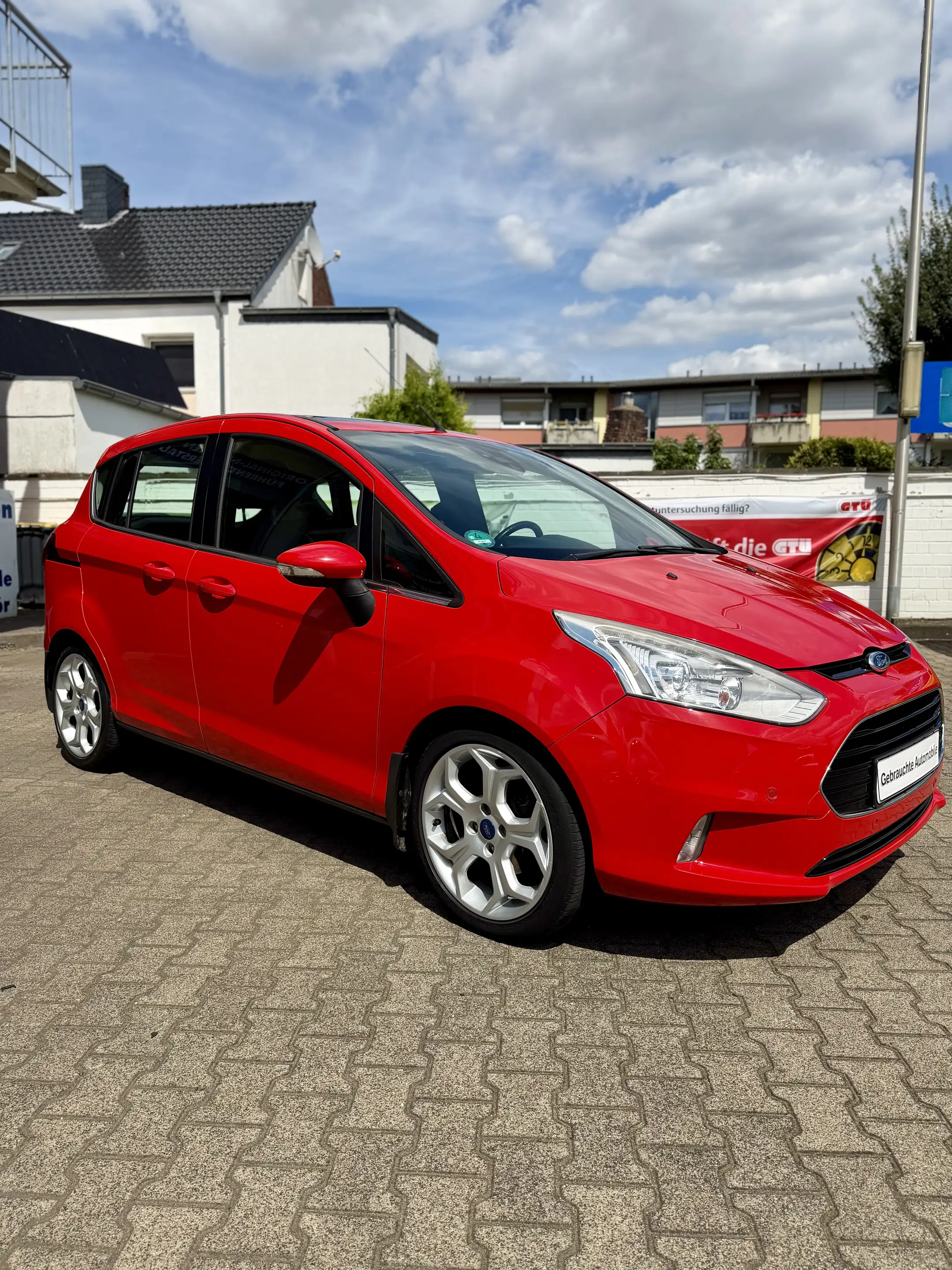 Ford B-Max Titanium *PanoDach*PDC*8Fach*Klimaaut.*ZahnriemenFrisch — photo 4