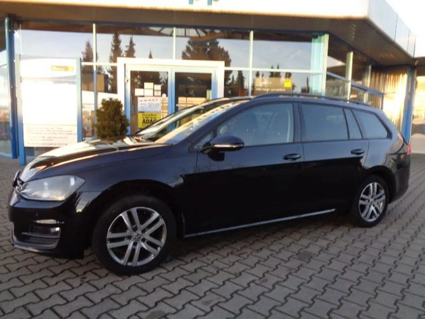 Volkswagen Golf VII Comfortline Aut./Navi/SHZ/8fach bereift Schwarz - 2