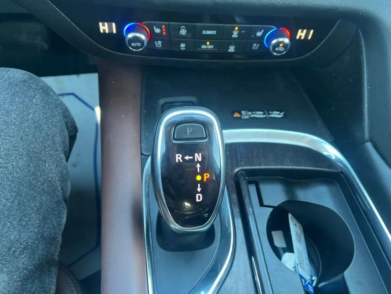 Buick Enclave снимка Buick Enclave