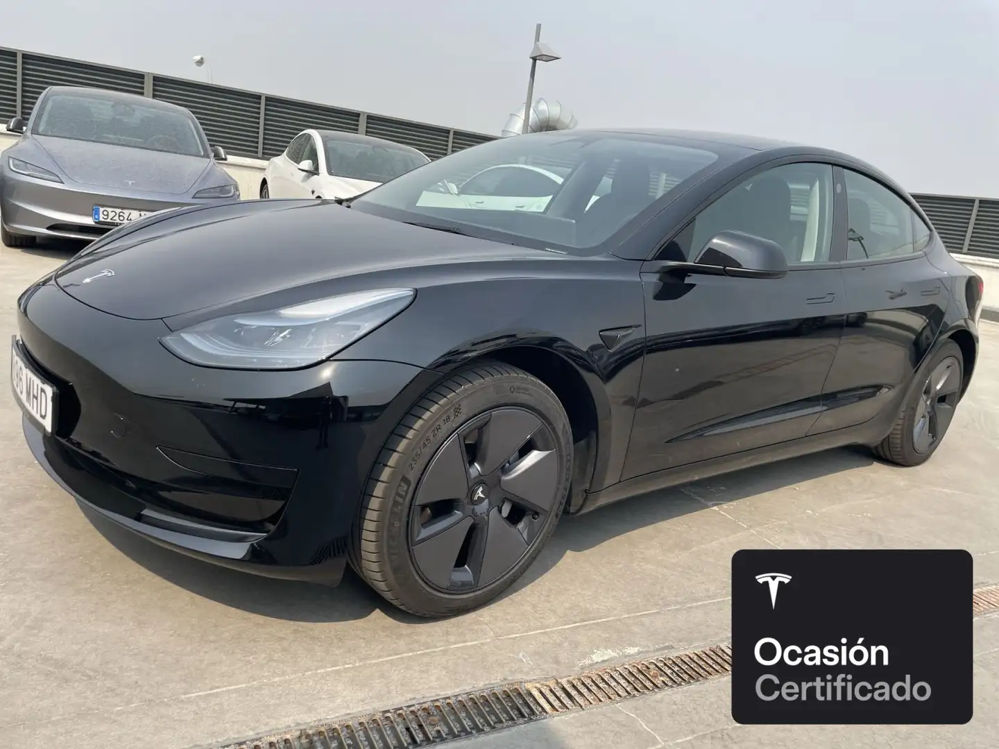 Tesla Model 3 Rear-Wheel Drive Schwarz - 1