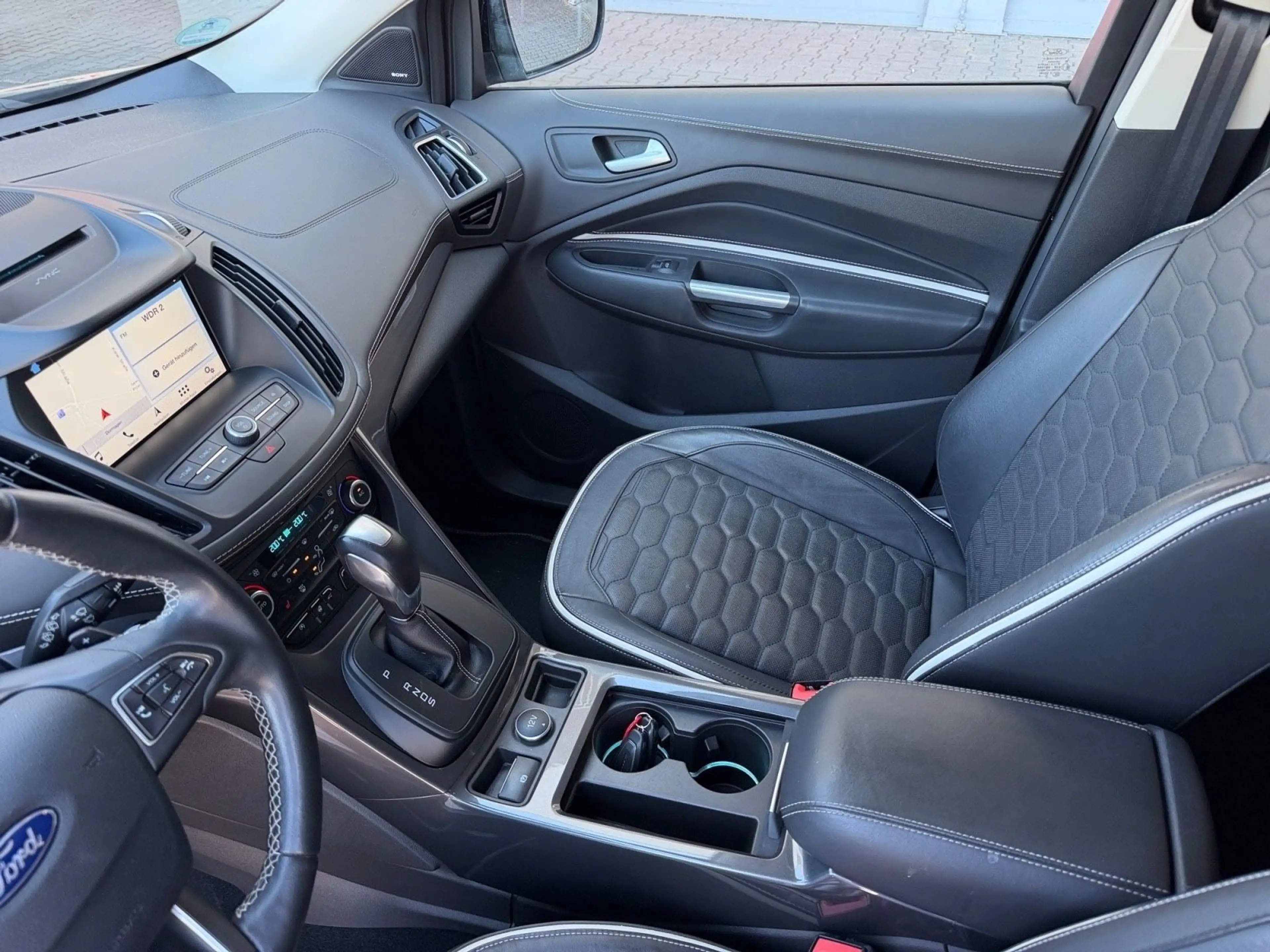 Ford Kuga Vignale 4x4 Navi Kamera Xenon — photo 14