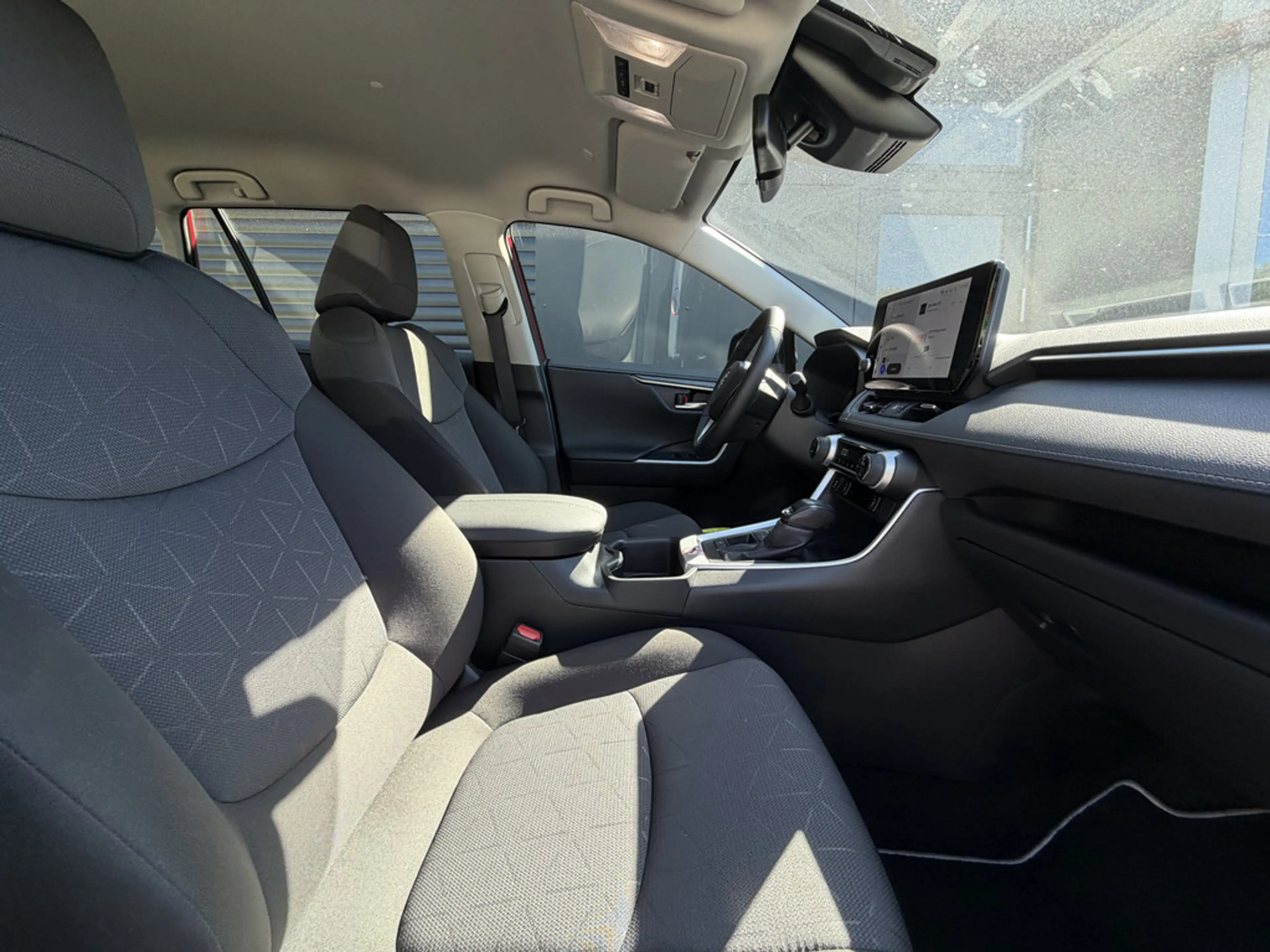 Toyota RAV 4 — photo 21