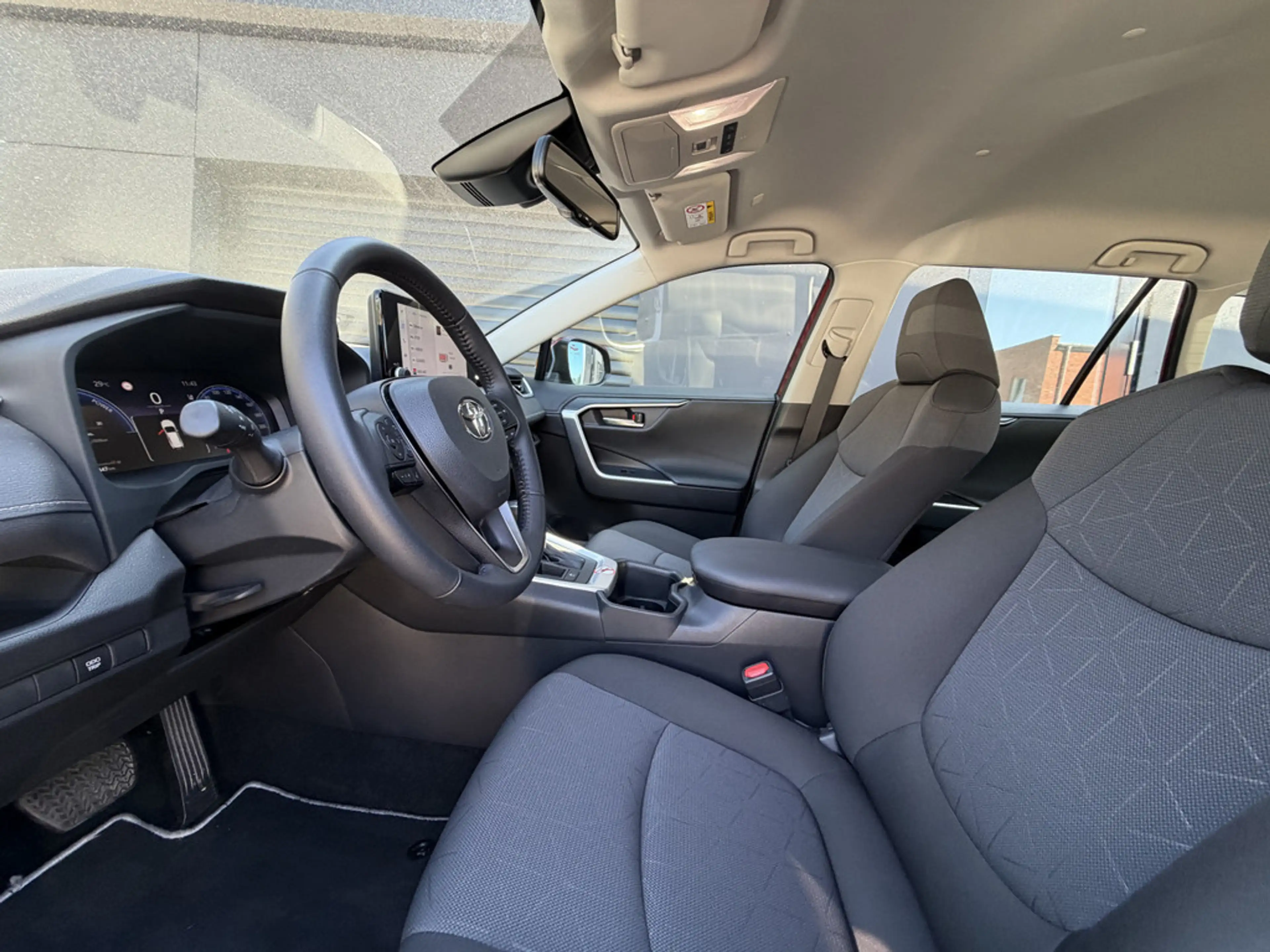 Toyota RAV 4 — photo 11