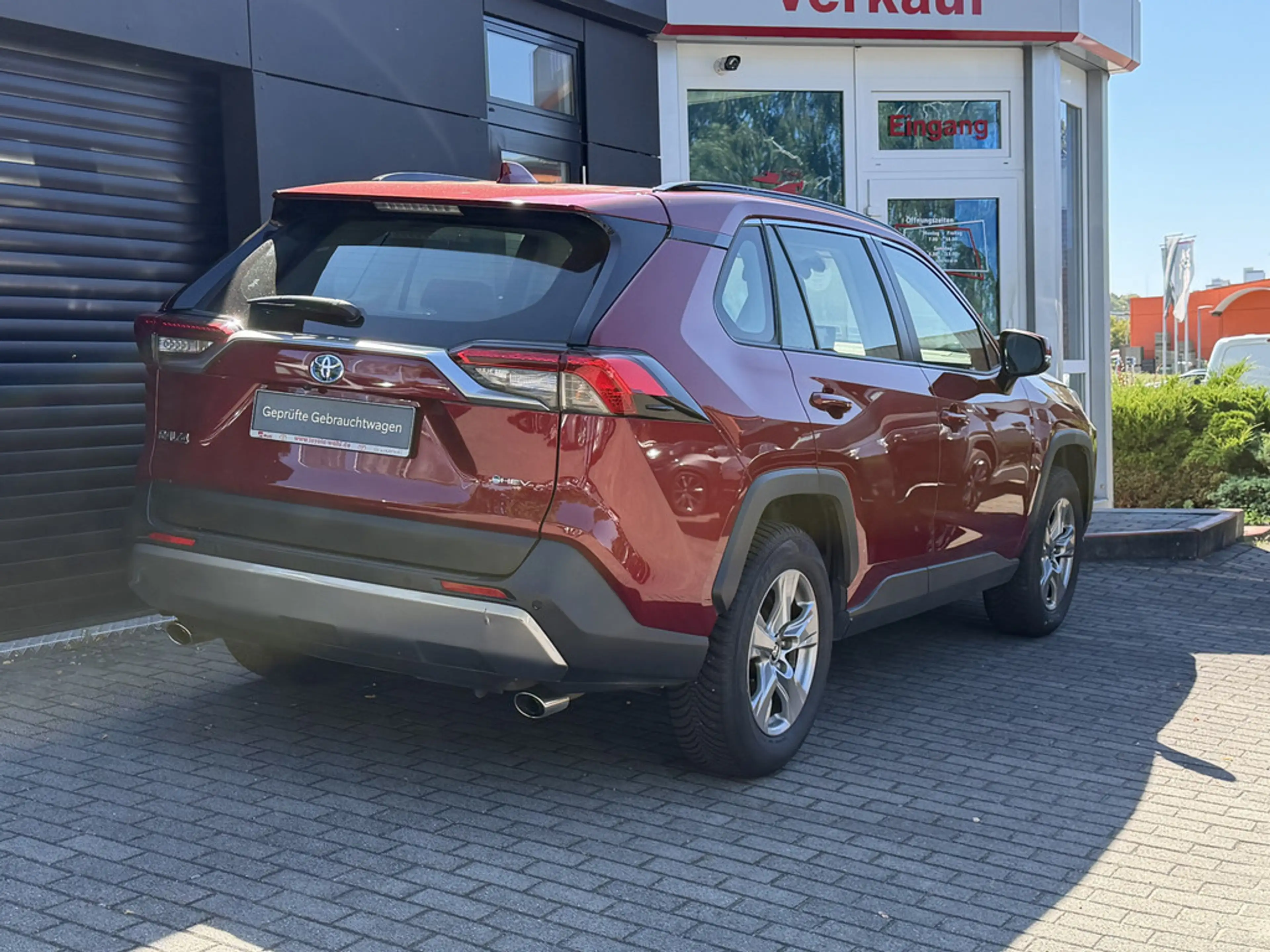 Toyota RAV 4 — photo 17