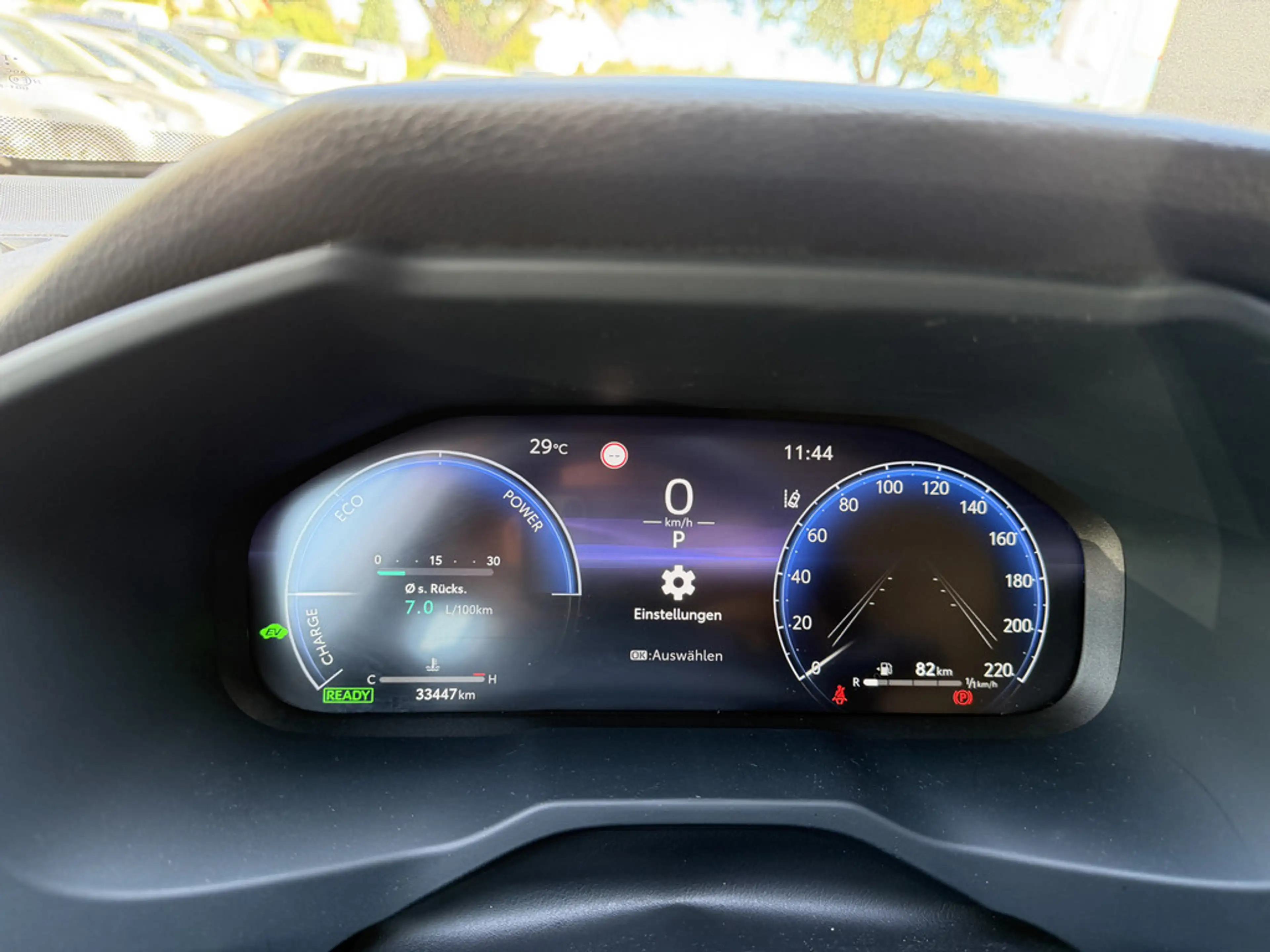 Toyota RAV 4 — photo 15