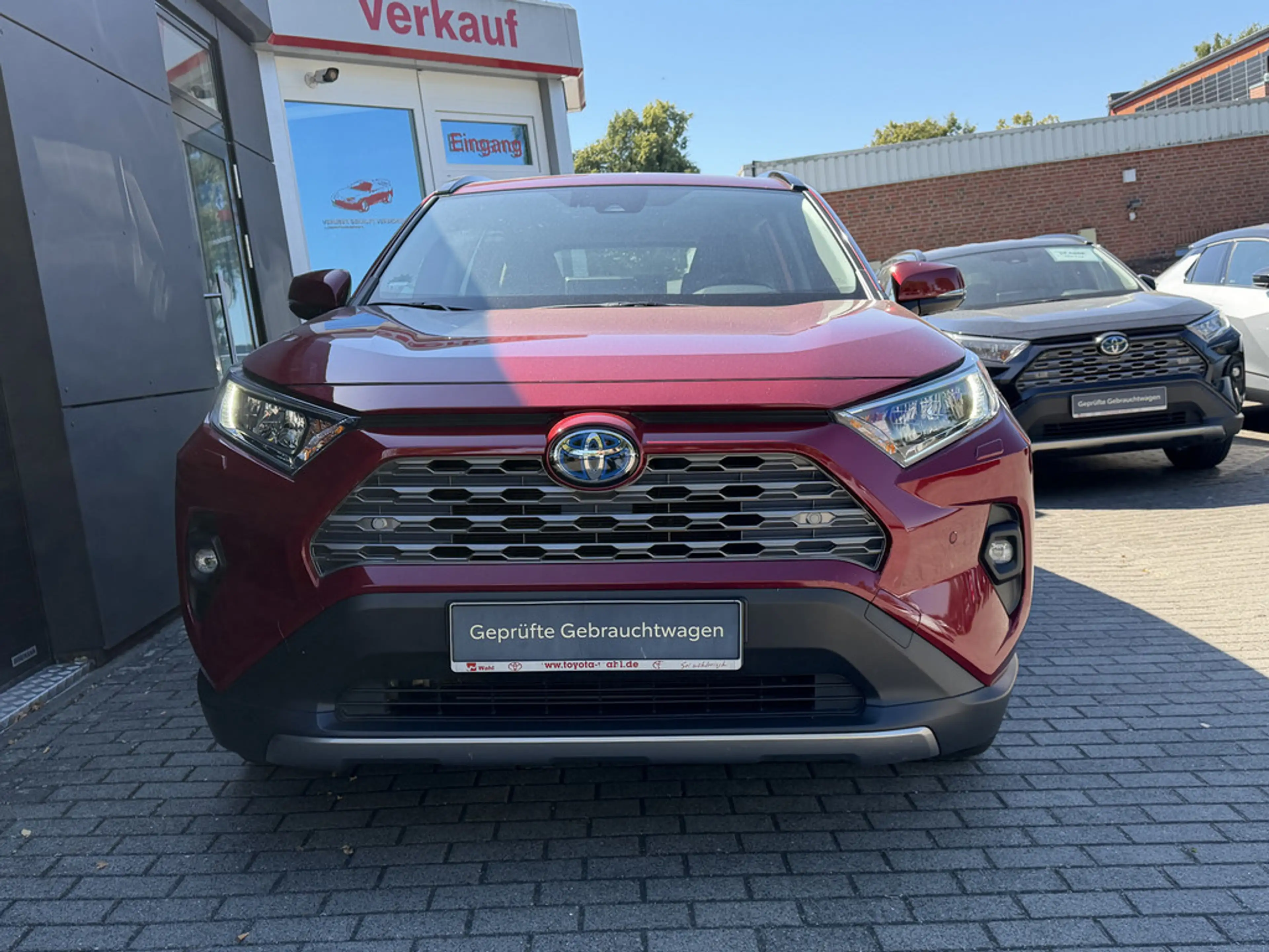 Toyota RAV 4 — photo 2
