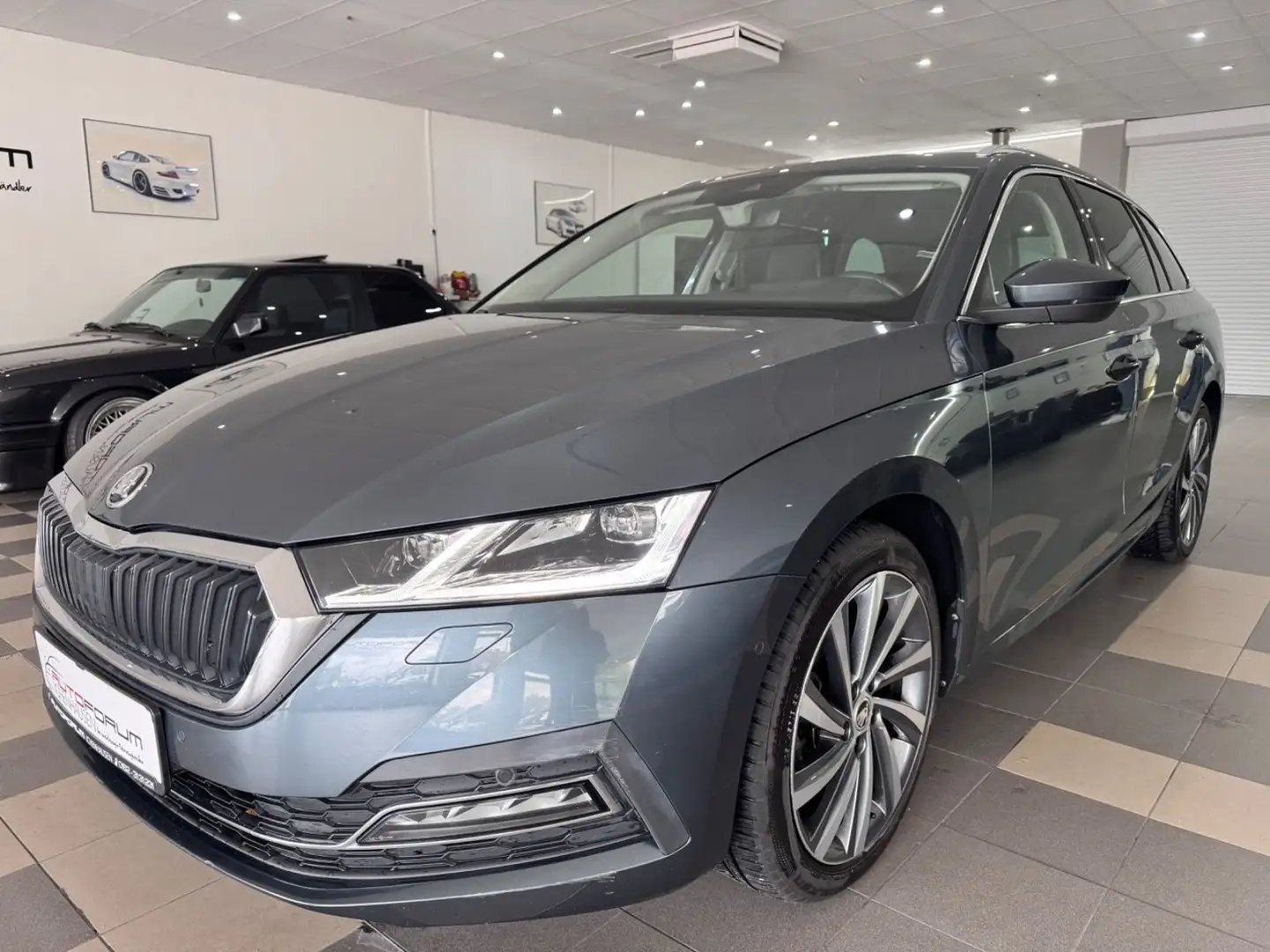 Skoda Octavia Combi First Edition Gris - 2