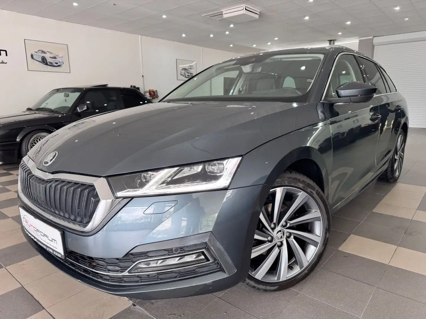 Skoda Octavia Combi First Edition Gris - 1