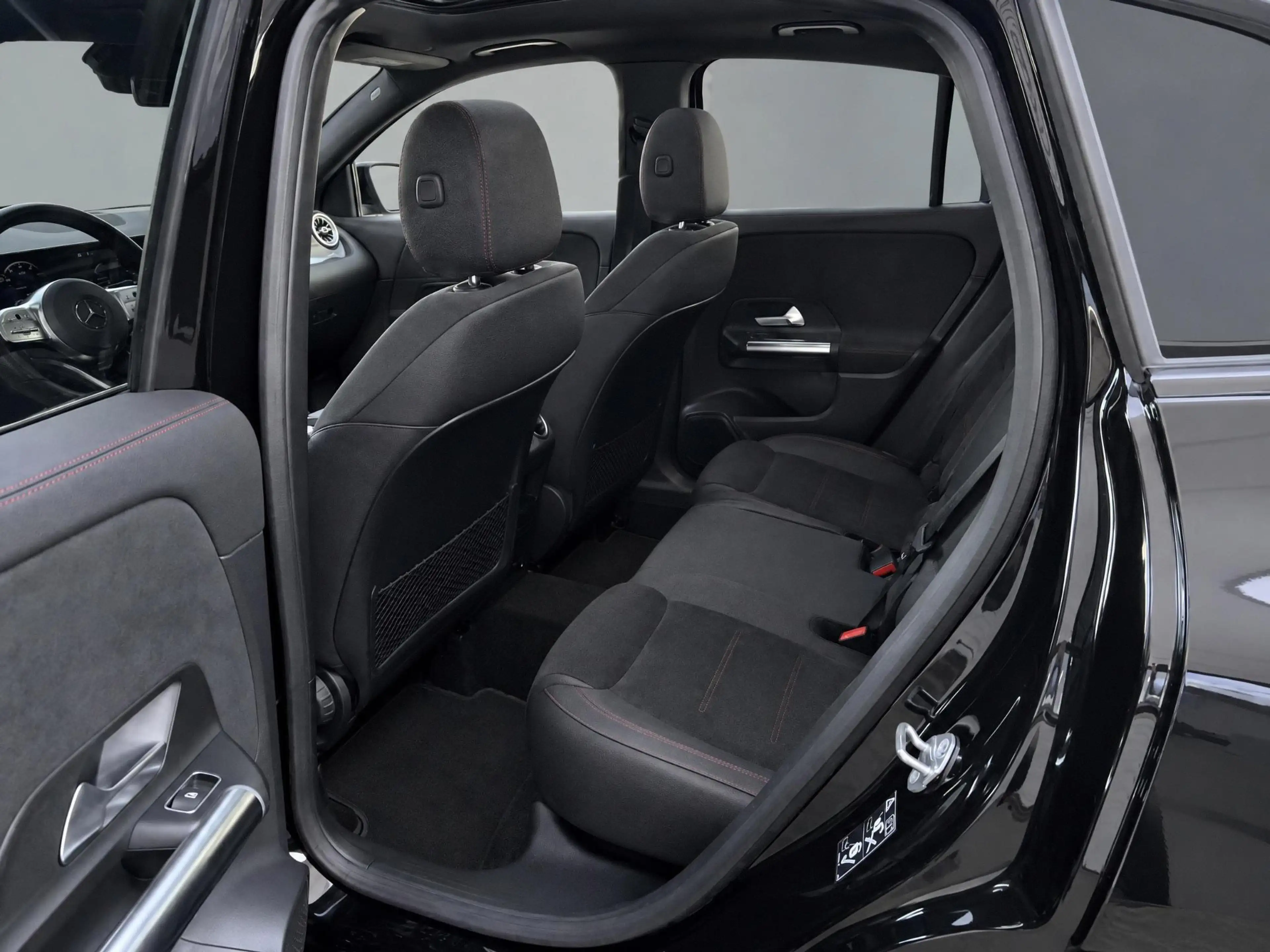 Mercedes-Benz GLA 250 e Business Solution AMG Limited — photo 8