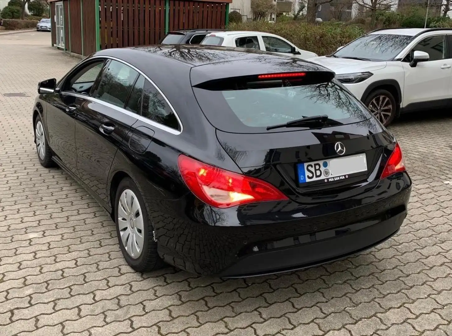 Mercedes-Benz CLA 180 CLA Shooting Brake Diesel Shooting Brake d Schwarz - 2