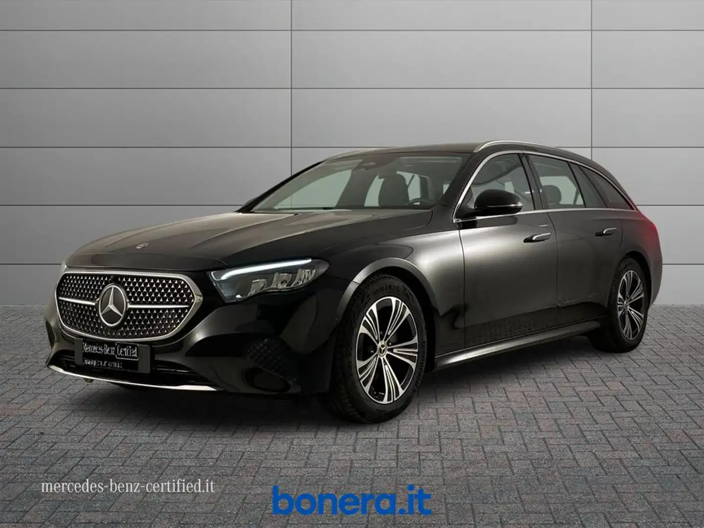 Mercedes-Benz E 220 SW Siyah - 1