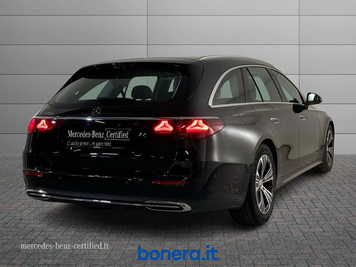 Mercedes-Benz E 220 SW Siyah - 2