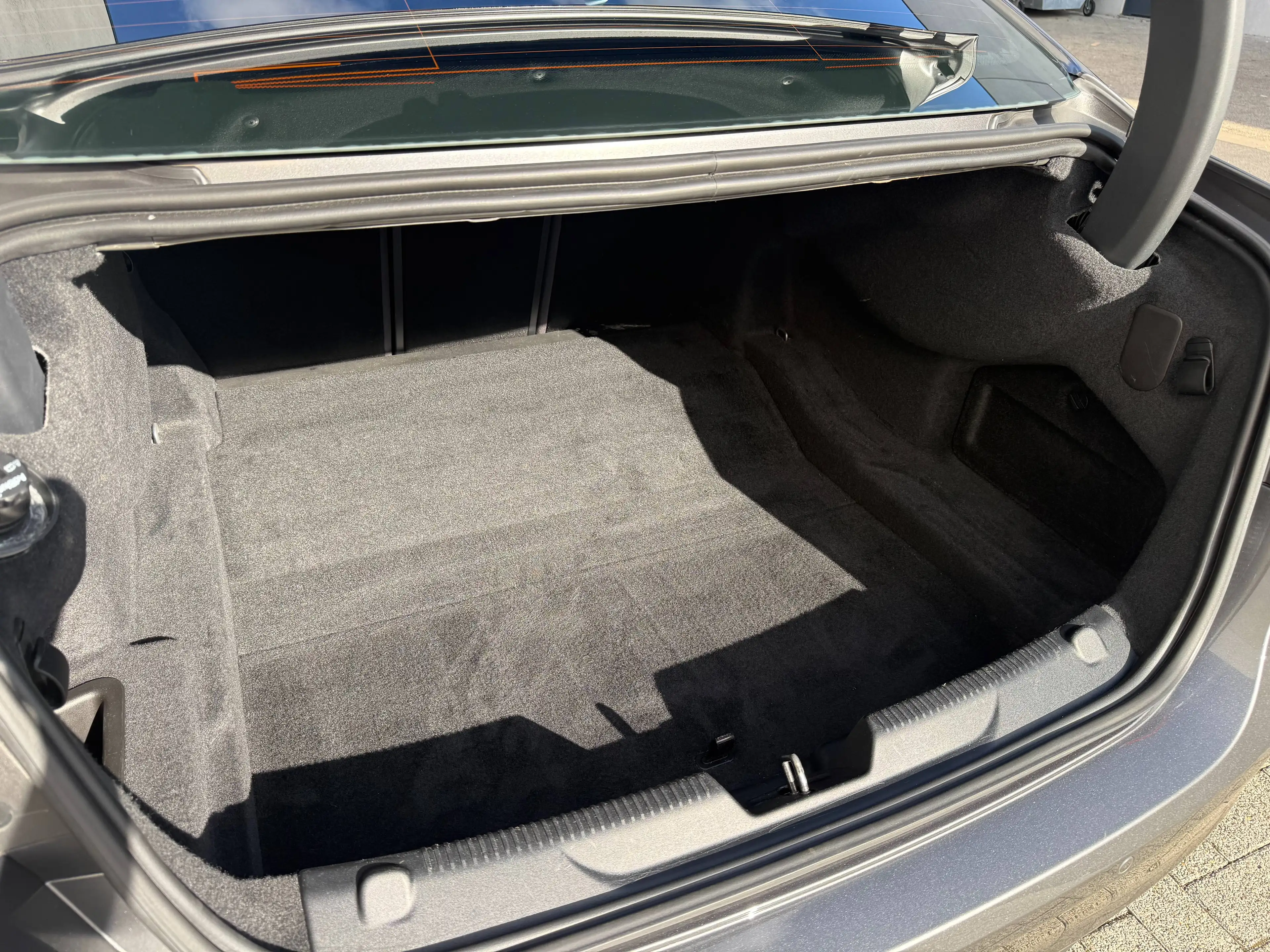 Jaguar XE XE 2.0 D Prestige (EU6.2) — photo 11
