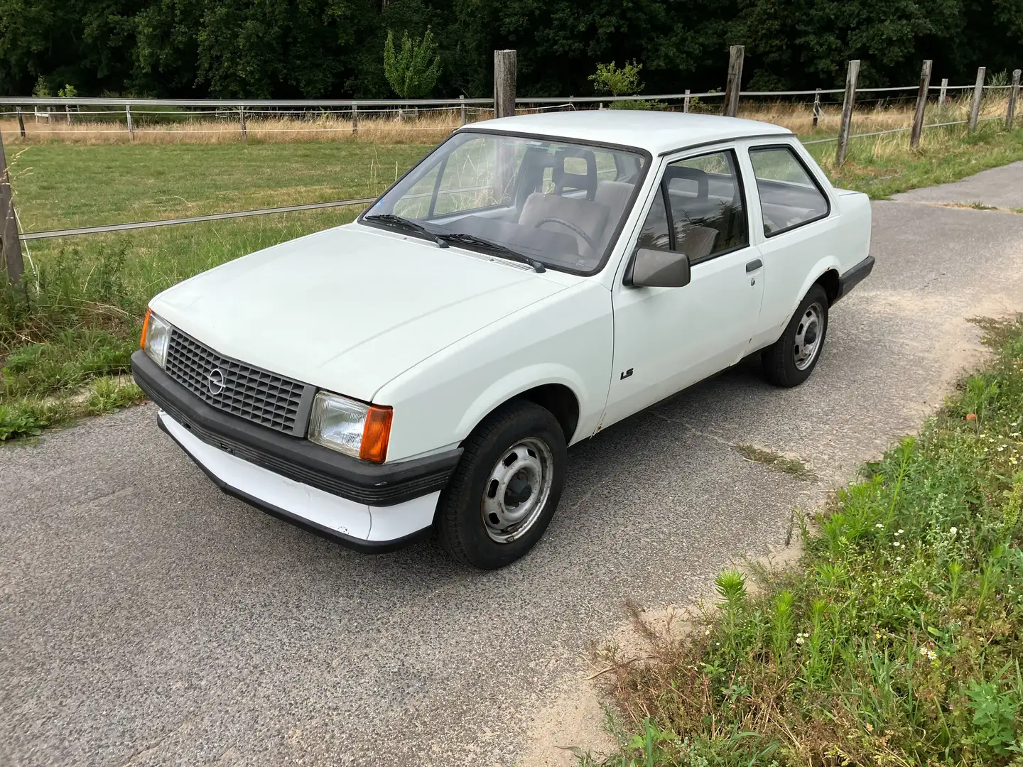 Opel Corsa A TR 1,2S, Stufenheck, 2-Türer, - Vorfacelift ! Weiß - 1