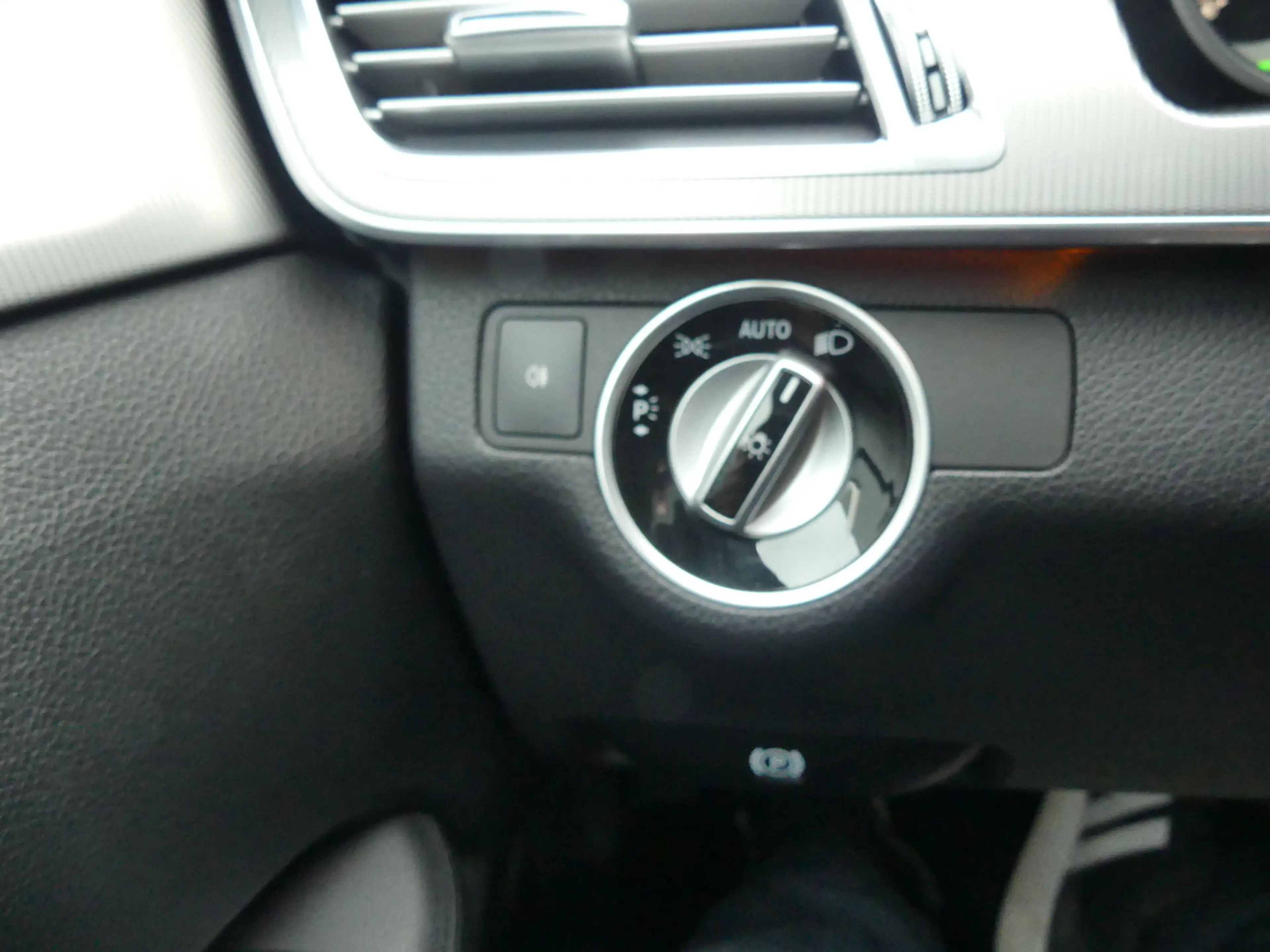 Mercedes-Benz E 300 T CDI BlueTech LED/STHZ/KAM/COMAND — photo 12