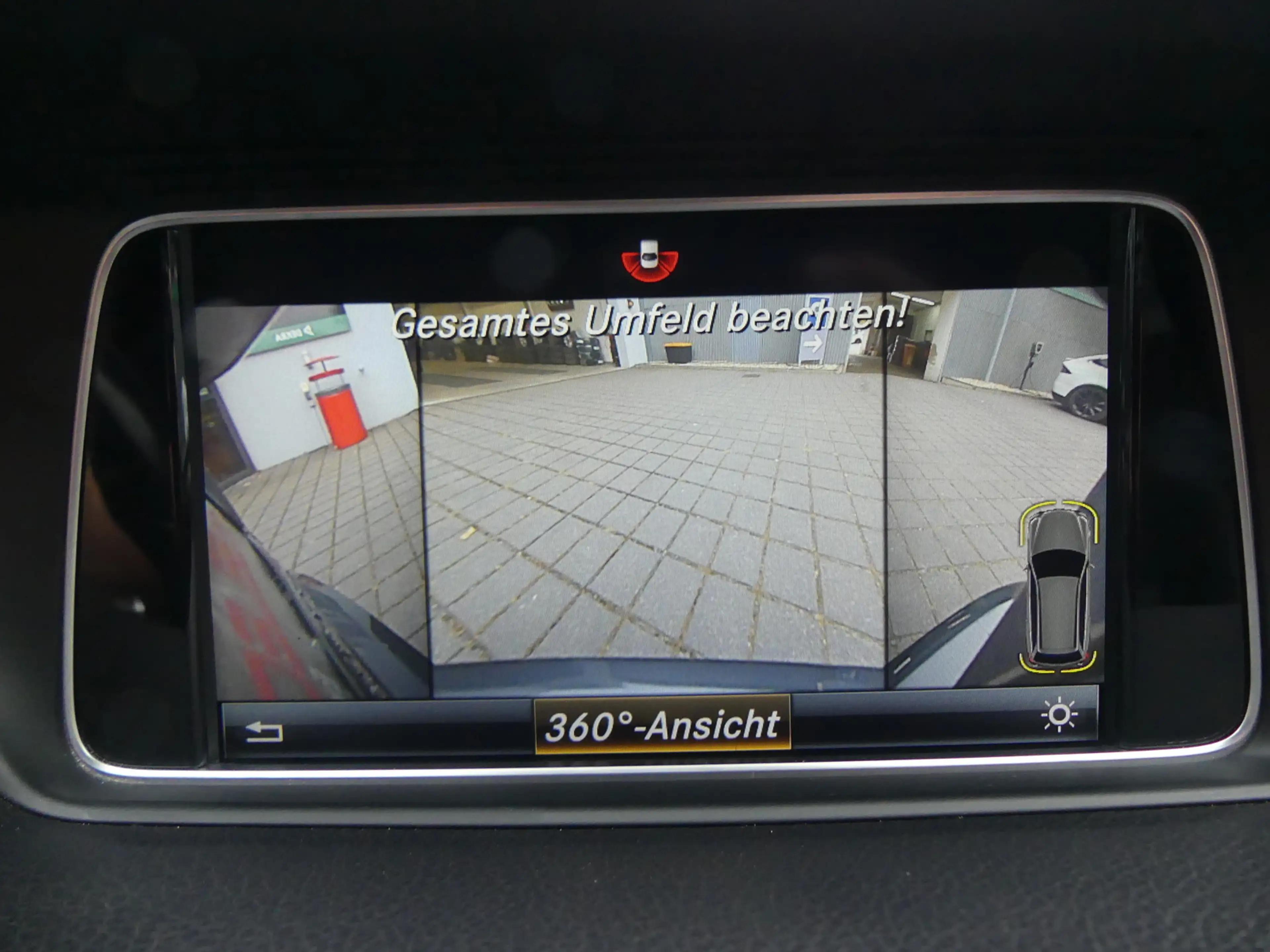Mercedes-Benz E 300 T CDI BlueTech LED/STHZ/KAM/COMAND — photo 9