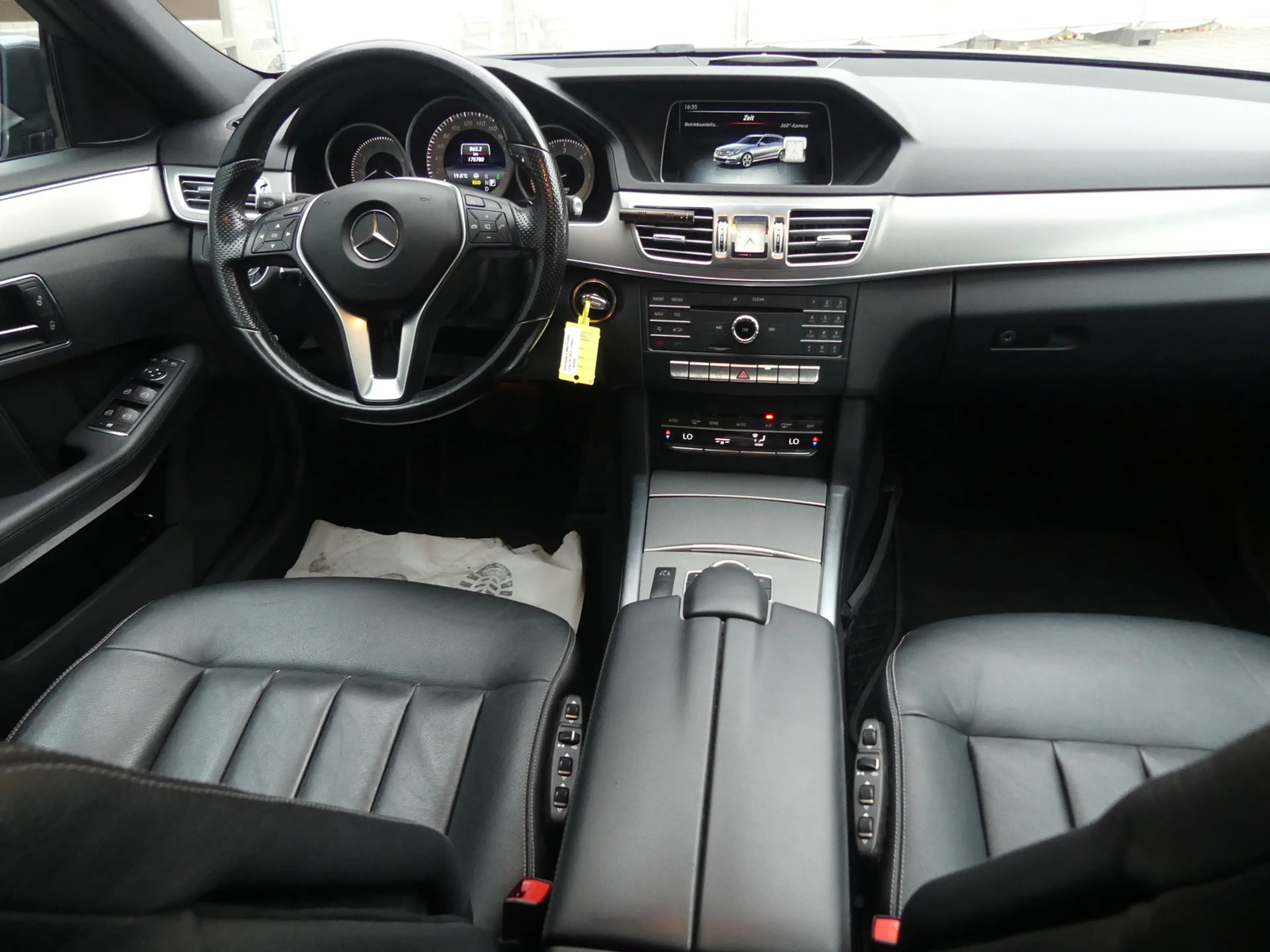 Mercedes-Benz E 300 T CDI BlueTech LED/STHZ/KAM/COMAND — photo 4
