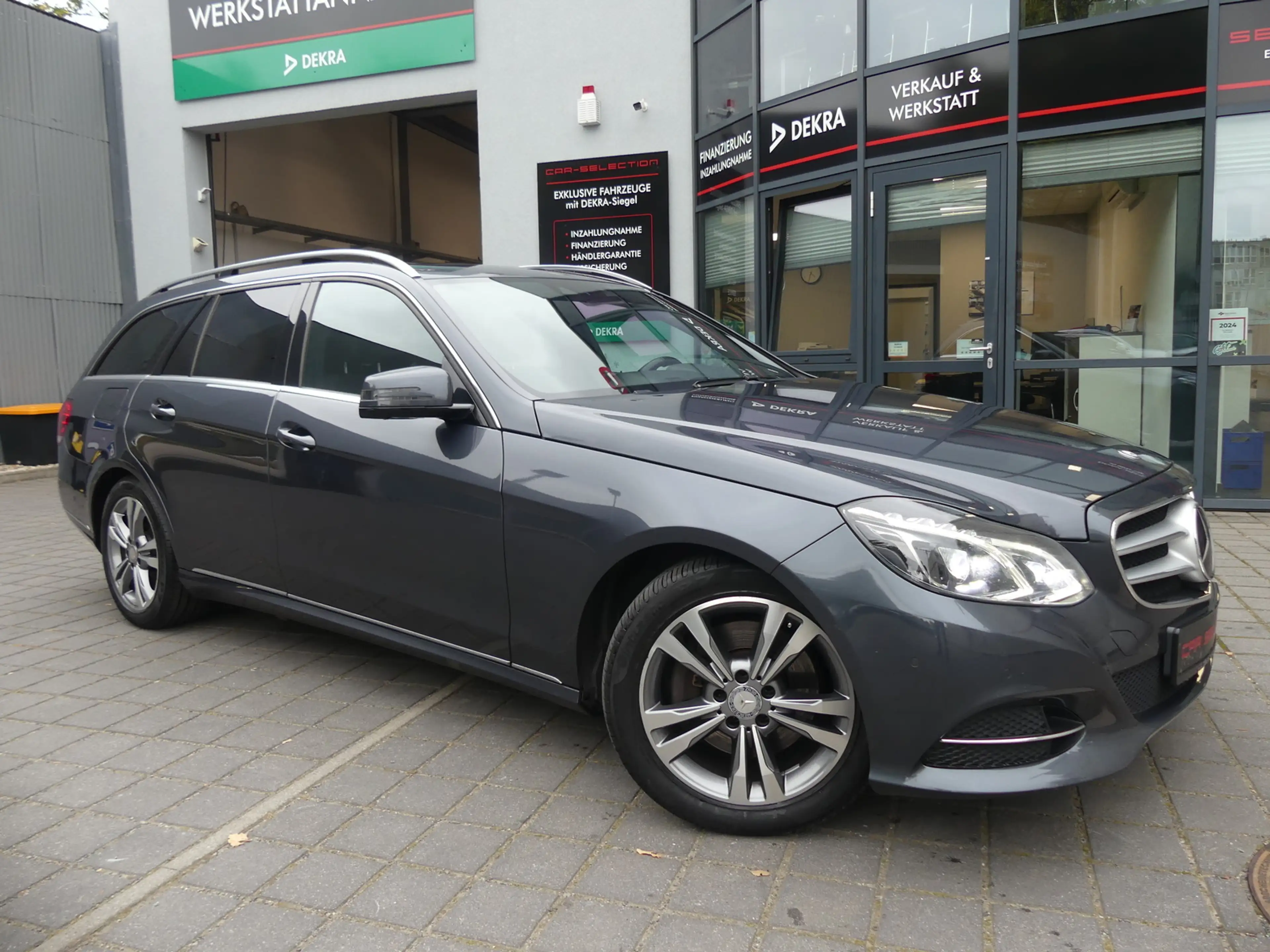 Mercedes-Benz E 300 T CDI BlueTech LED/STHZ/KAM/COMAND