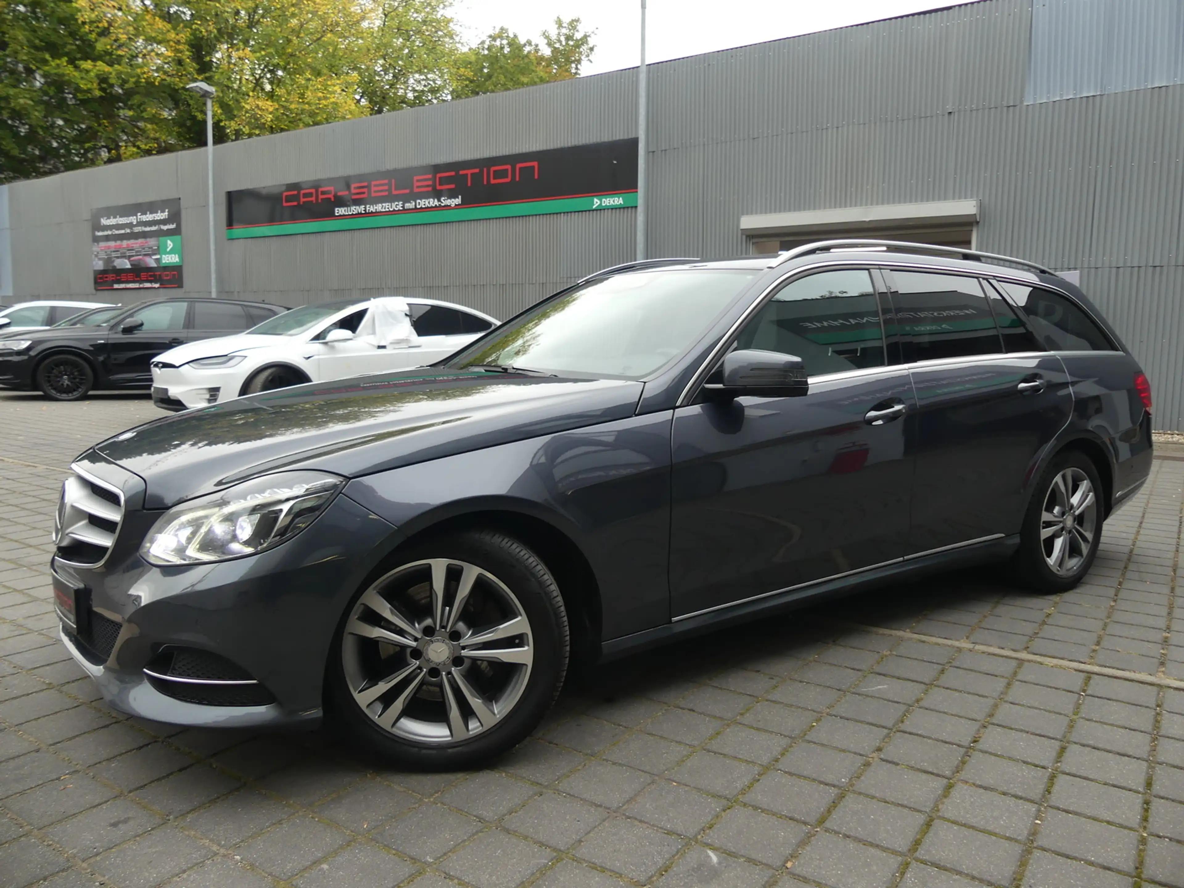 Mercedes-Benz E 300 T CDI BlueTech LED/STHZ/KAM/COMAND — photo 2