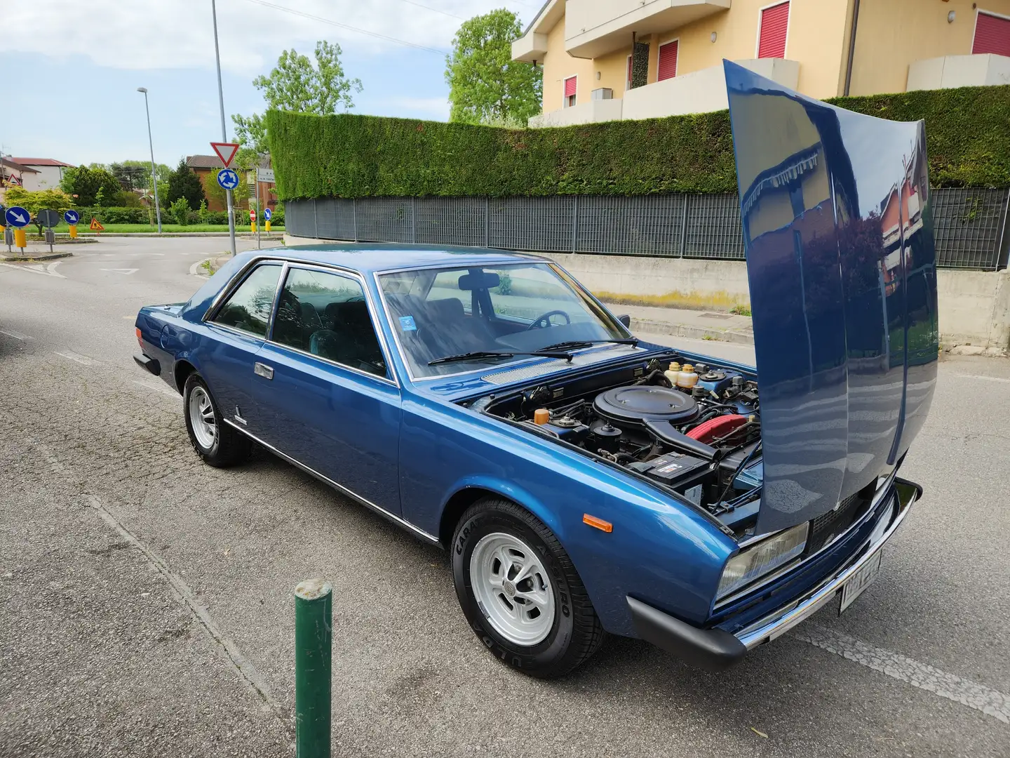 Fiat 130 Blau - 1