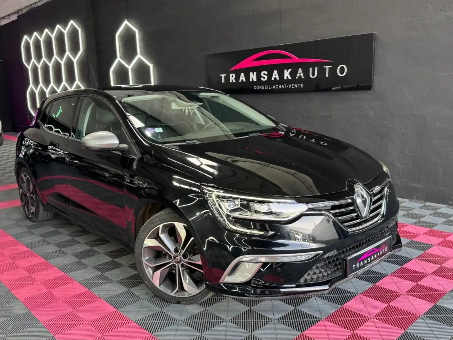 Renault Megane IV BERLINE GT-Line TCe 140 ch ~ Caméra de recul ~  Zwart - 1
